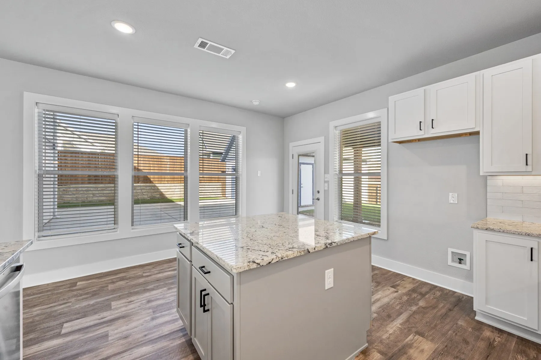 Single Family Residence For Sale in Ellis County , 10907 Rochelle Court, Grand Prairie, Texas 76065, 3 Bedroom, 3 Bathroom, 2 Garage spaces, 2,825 Sqft, built in 2023, mls#21270522, Real Estate Agent in Grand Prairie, Homes For Sale in Ellis county, Homes For Sale in Grand Prairie, Realtor in Grand Prairie Texas, Real Estate Brokerage Independent Realty Texas, Luminita Cordes Realtor