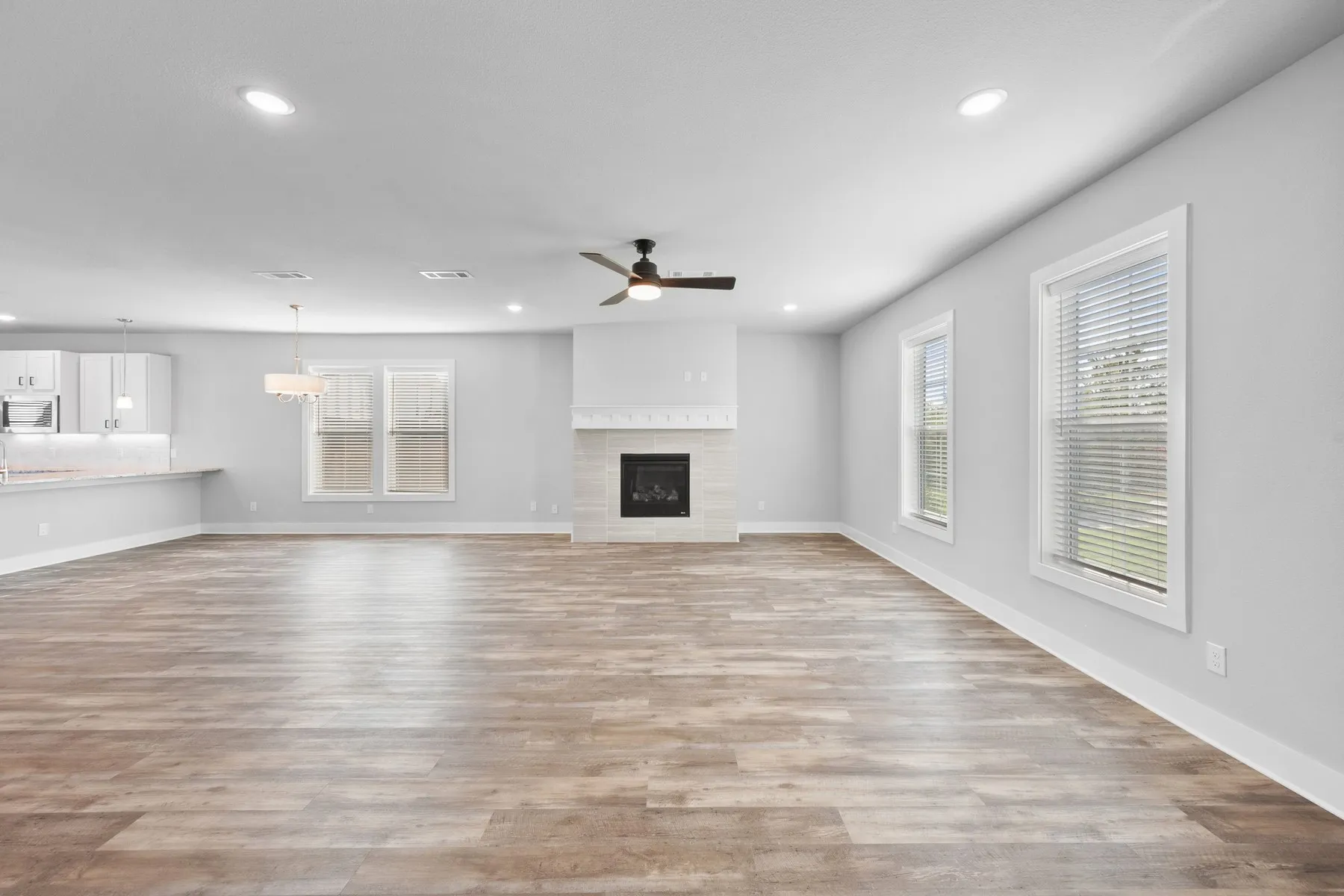 Single Family Residence For Sale in Ellis County , 10907 Rochelle Court, Grand Prairie, Texas 76065, 3 Bedroom, 3 Bathroom, 2 Garage spaces, 2,825 Sqft, built in 2023, mls#21270522, Real Estate Agent in Grand Prairie, Homes For Sale in Ellis county, Homes For Sale in Grand Prairie, Realtor in Grand Prairie Texas, Real Estate Brokerage Independent Realty Texas, Luminita Cordes Realtor