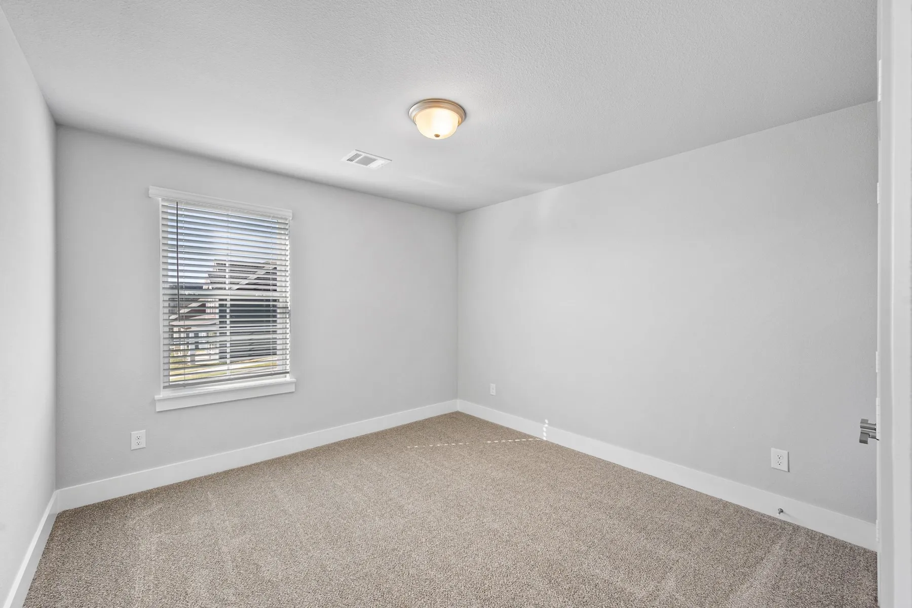 Single Family Residence For Sale in Ellis County , 10907 Rochelle Court, Grand Prairie, Texas 76065, 3 Bedroom, 3 Bathroom, 2 Garage spaces, 2,825 Sqft, built in 2023, mls#21270522, Real Estate Agent in Grand Prairie, Homes For Sale in Ellis county, Homes For Sale in Grand Prairie, Realtor in Grand Prairie Texas, Real Estate Brokerage Independent Realty Texas, Luminita Cordes Realtor