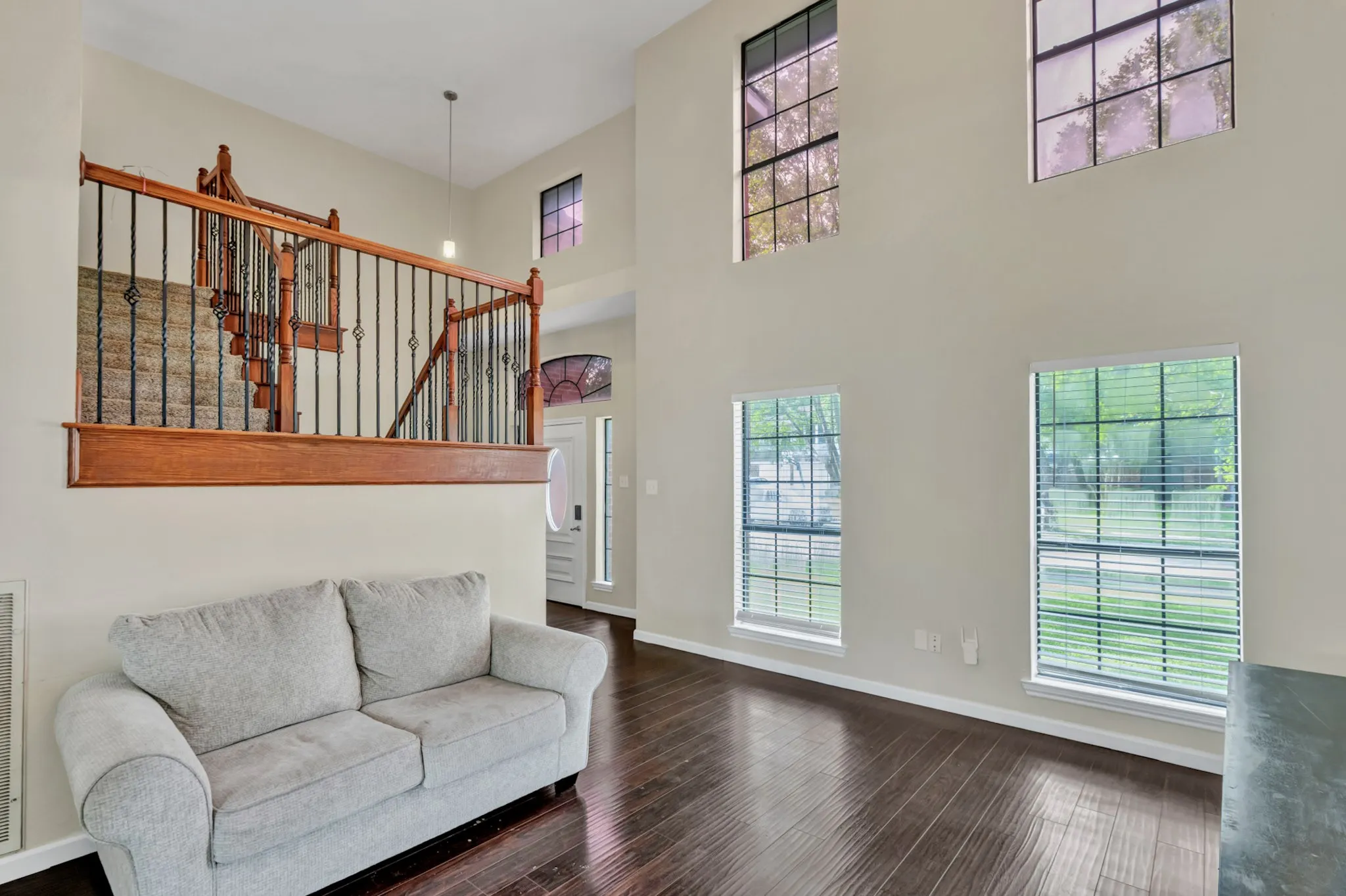 Single Family Residence For Sale in Dallas County , 326 Baldwin Street, Grand Prairie, Texas 75052, 4 Bedroom, 3 Bathroom, 2 Garage spaces, 2,267 Sqft, built in 1985, mls#21288469, Real Estate Agent in Grand Prairie, Homes For Sale in Dallas county, Homes For Sale in Grand Prairie, Realtor in Grand Prairie Texas, Real Estate Brokerage Independent Realty Texas, Luminita Cordes Realtor
