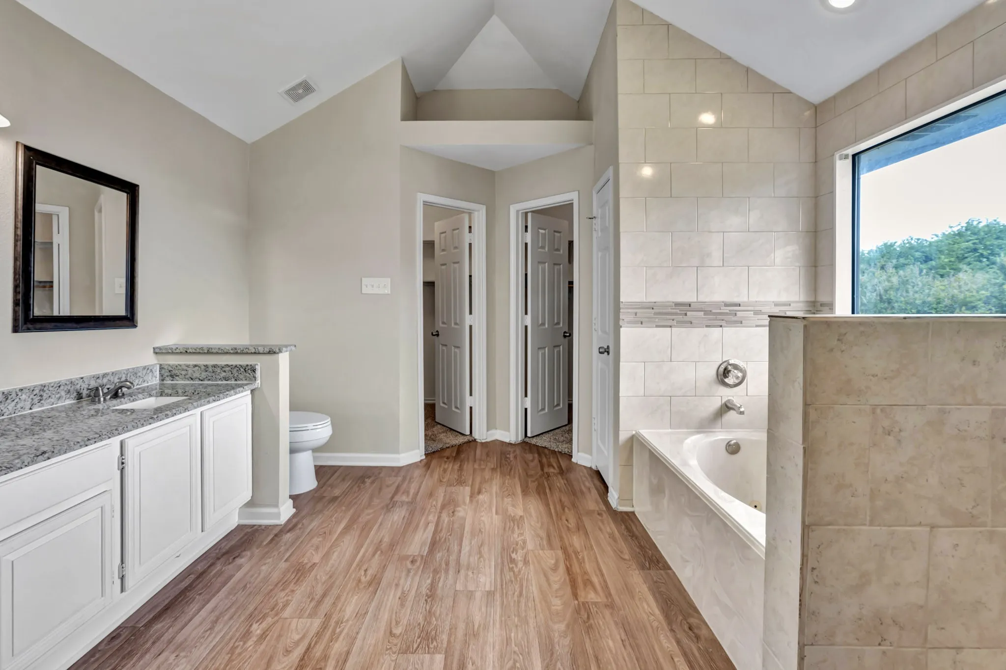 Single Family Residence For Sale in Dallas County , 326 Baldwin Street, Grand Prairie, Texas 75052, 4 Bedroom, 3 Bathroom, 2 Garage spaces, 2,267 Sqft, built in 1985, mls#21288469, Real Estate Agent in Grand Prairie, Homes For Sale in Dallas county, Homes For Sale in Grand Prairie, Realtor in Grand Prairie Texas, Real Estate Brokerage Independent Realty Texas, Luminita Cordes Realtor