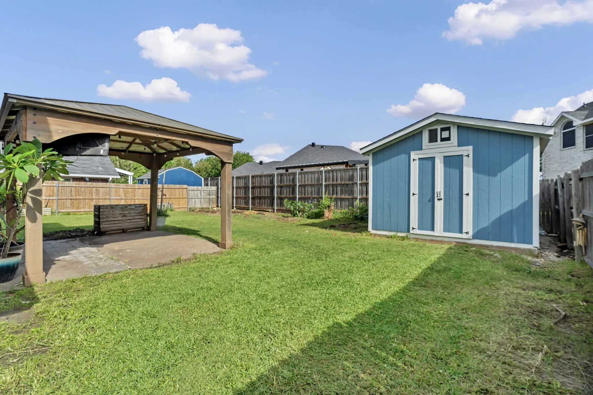Single Family Residence For Sale in Dallas County , 326 Baldwin Street, Grand Prairie, Texas 75052, 4 Bedroom, 3 Bathroom, 2 Garage spaces, 2,267 Sqft, built in 1985, mls#21288469, Real Estate Agent in Grand Prairie, Homes For Sale in Dallas county, Homes For Sale in Grand Prairie, Realtor in Grand Prairie Texas, Real Estate Brokerage Independent Realty Texas, Luminita Cordes Realtor