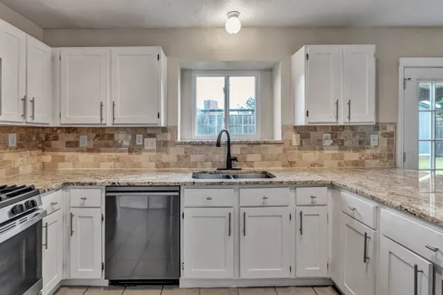 Single Family Residence For Sale in Dallas County , 326 Baldwin Street, Grand Prairie, Texas 75052, 4 Bedroom, 3 Bathroom, 2 Garage spaces, 2,267 Sqft, built in 1985, mls#21288469, Real Estate Agent in Grand Prairie, Homes For Sale in Dallas county, Homes For Sale in Grand Prairie, Realtor in Grand Prairie Texas, Real Estate Brokerage Independent Realty Texas, Luminita Cordes Realtor