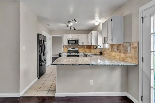Single Family Residence For Sale in Dallas County , 326 Baldwin Street, Grand Prairie, Texas 75052, 4 Bedroom, 3 Bathroom, 2 Garage spaces, 2,267 Sqft, built in 1985, mls#21288469, Real Estate Agent in Grand Prairie, Homes For Sale in Dallas county, Homes For Sale in Grand Prairie, Realtor in Grand Prairie Texas, Real Estate Brokerage Independent Realty Texas, Luminita Cordes Realtor