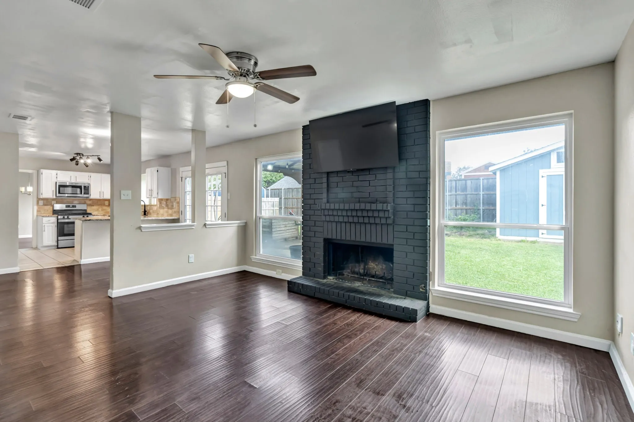Single Family Residence For Sale in Dallas County , 326 Baldwin Street, Grand Prairie, Texas 75052, 4 Bedroom, 3 Bathroom, 2 Garage spaces, 2,267 Sqft, built in 1985, mls#21288469, Real Estate Agent in Grand Prairie, Homes For Sale in Dallas county, Homes For Sale in Grand Prairie, Realtor in Grand Prairie Texas, Real Estate Brokerage Independent Realty Texas, Luminita Cordes Realtor
