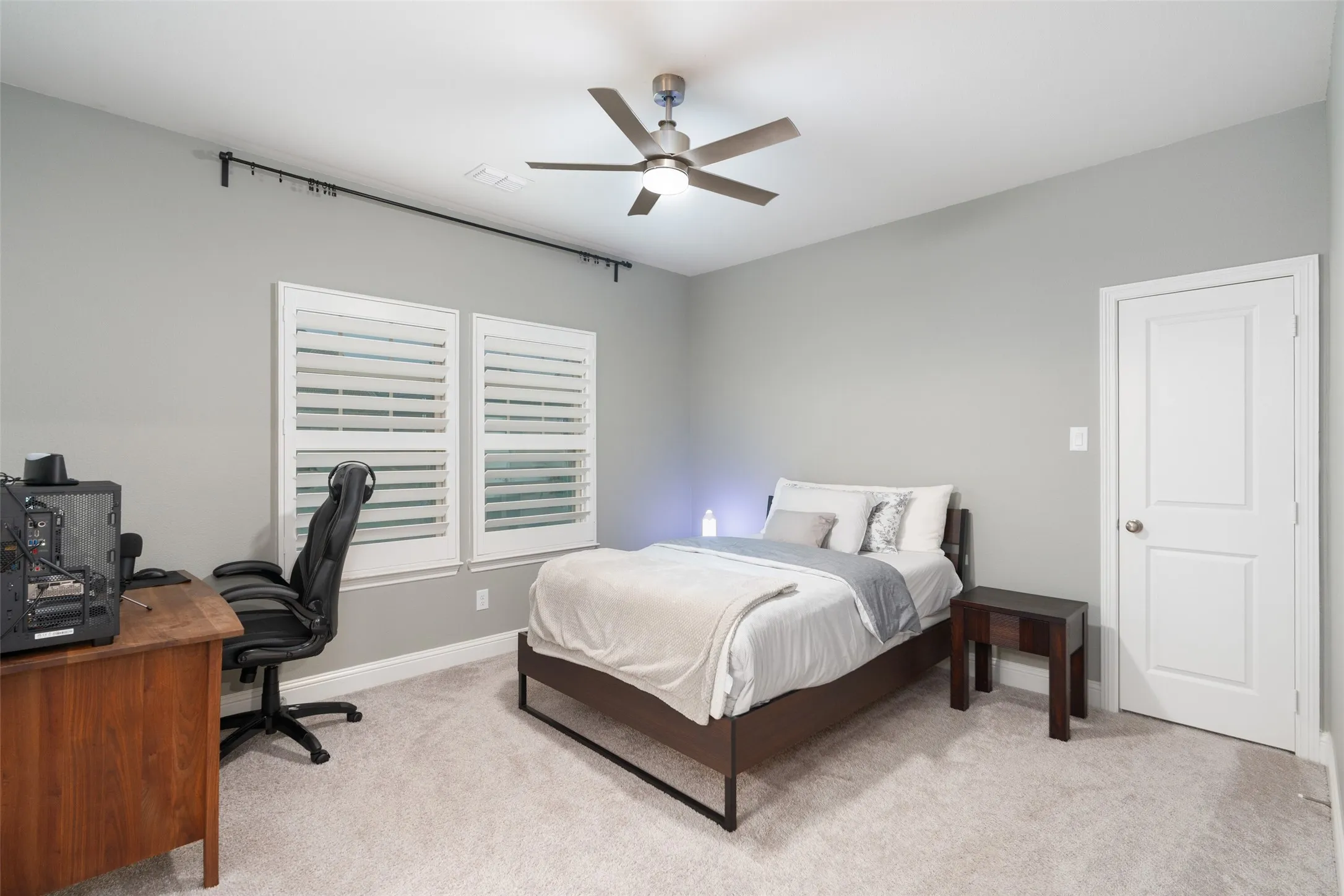 Secondary bedroom with an ensuite bath