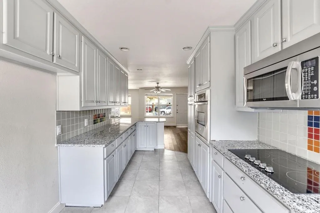 Single Family Residence For Sale in Dallas County , 1800 Buena Vista Street, Mesquite, Texas 75149, 3 Bedroom, 2 Bathroom, Garage spaces, 1,398 Sqft, built in 1958, Price $269,565, mls#21288612, Real Estate Agent in Mesquite, Homes For Sale in Dallas county, Homes For Sale in Mesquite, Realtor in Mesquite Texas, Real Estate Brokerage Independent Realty Texas, Luminita Cordes Realtor