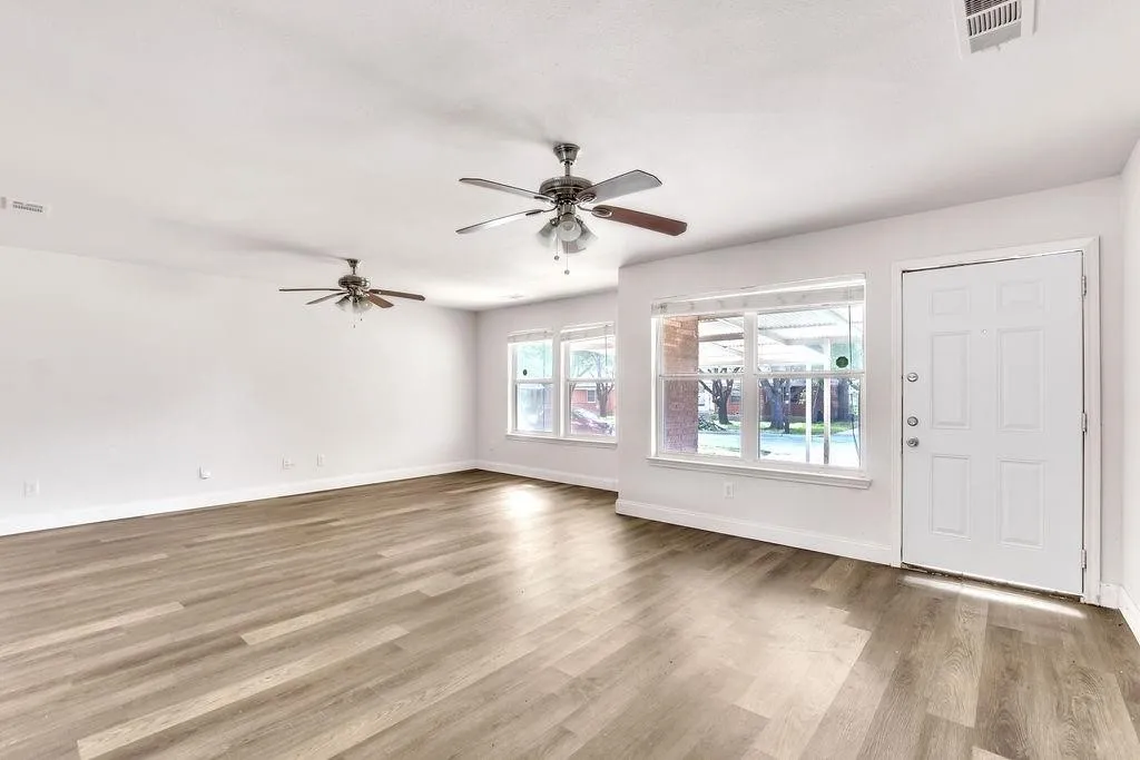 Single Family Residence For Sale in Dallas County , 1800 Buena Vista Street, Mesquite, Texas 75149, 3 Bedroom, 2 Bathroom, Garage spaces, 1,398 Sqft, built in 1958, Price $269,565, mls#21288612, Real Estate Agent in Mesquite, Homes For Sale in Dallas county, Homes For Sale in Mesquite, Realtor in Mesquite Texas, Real Estate Brokerage Independent Realty Texas, Luminita Cordes Realtor