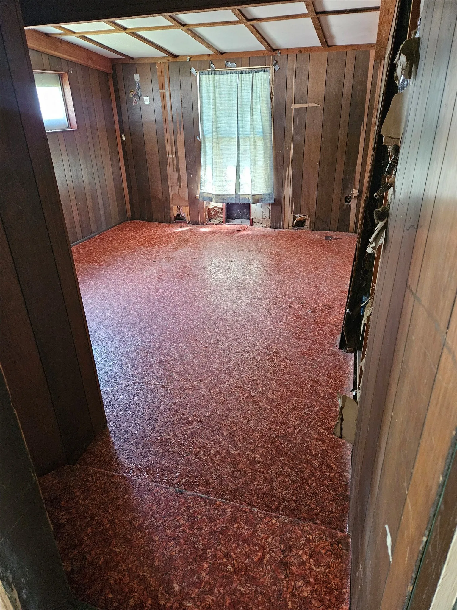 Single Family Residence For Sale in Hill County , 103 Canyon Drive, Whitney, Texas 76692, 2 Bedrooms, 1 Bathroom, Garage spaces, 728 Sqft, built in 0, Price $39,000, mls#21288485, Real Estate Agent in Whitney, Homes For Sale in Hill county, Homes For Sale in Whitney, Realtor in Whitney Texas, Real Estate Brokerage Independent Realty Texas, Luminita Cordes Realtor