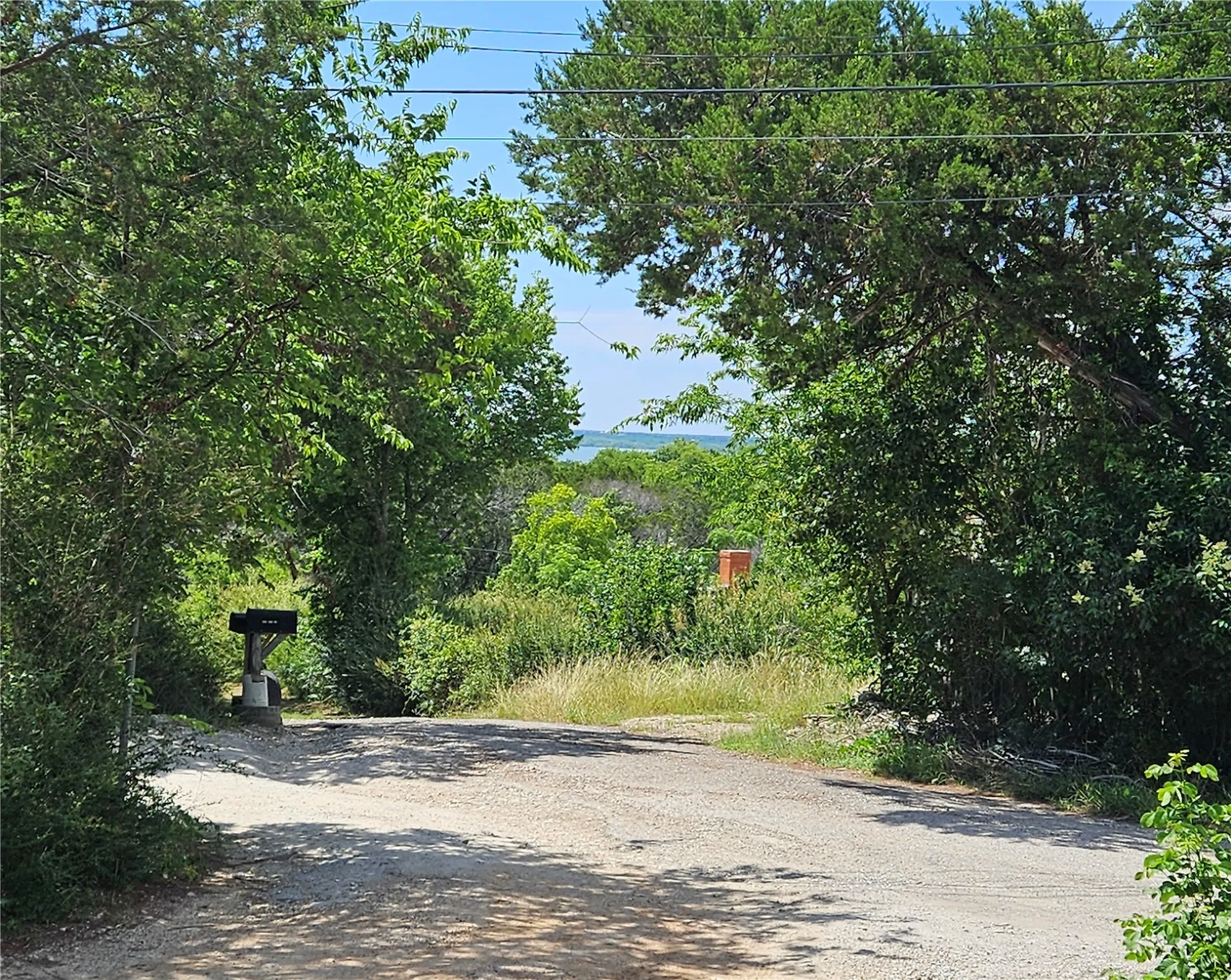 Single Family Residence For Sale in Hill County , 103 Canyon Drive, Whitney, Texas 76692, 2 Bedrooms, 1 Bathroom, Garage spaces, 728 Sqft, built in 0, Price $39,000, mls#21288485, Real Estate Agent in Whitney, Homes For Sale in Hill county, Homes For Sale in Whitney, Realtor in Whitney Texas, Real Estate Brokerage Independent Realty Texas, Luminita Cordes Realtor