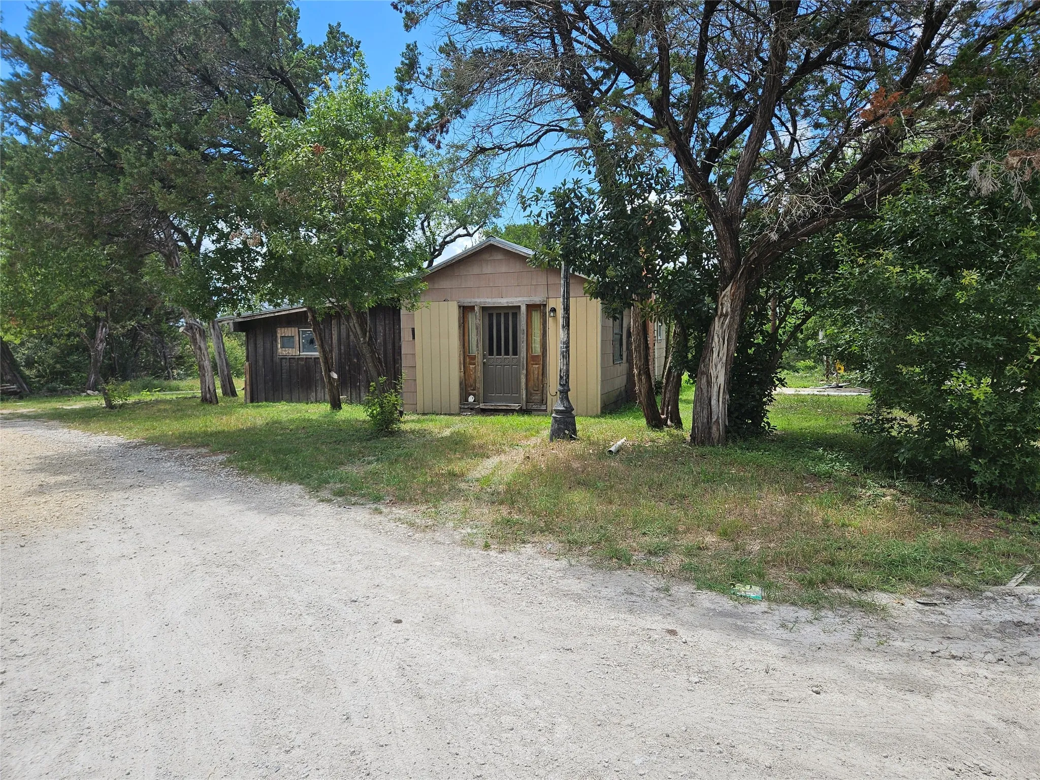 Single Family Residence For Sale in Hill County , 103 Canyon Drive, Whitney, Texas 76692, 2 Bedrooms, 1 Bathroom, Garage spaces, 728 Sqft, built in 0, Price $39,000, mls#21288485, Real Estate Agent in Whitney, Homes For Sale in Hill county, Homes For Sale in Whitney, Realtor in Whitney Texas, Real Estate Brokerage Independent Realty Texas, Luminita Cordes Realtor