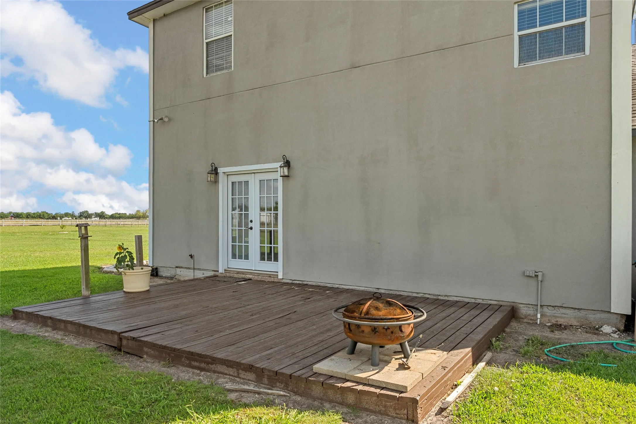 Single Family Residence For Sale in Mc Lennan County , 5330 Leroy Parkway, West, Texas 76691, 4 Bedroom, 3 Bathroom, 1 Garage spaces, 3,482 Sqft, built in 1995, mls#21288553, Real Estate Agent in West, Homes For Sale in Mc Lennan county, Homes For Sale in West, Realtor in West Texas, Real Estate Brokerage Independent Realty Texas, Luminita Cordes Realtor