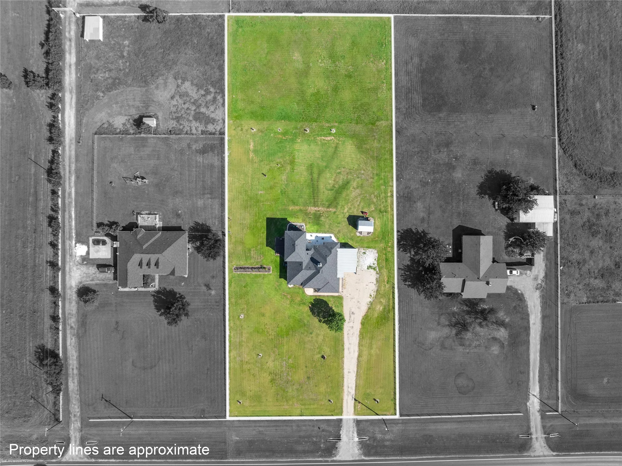 Single Family Residence For Sale in Mc Lennan County , 5330 Leroy Parkway, West, Texas 76691, 4 Bedroom, 3 Bathroom, 1 Garage spaces, 3,482 Sqft, built in 1995, mls#21288553, Real Estate Agent in West, Homes For Sale in Mc Lennan county, Homes For Sale in West, Realtor in West Texas, Real Estate Brokerage Independent Realty Texas, Luminita Cordes Realtor