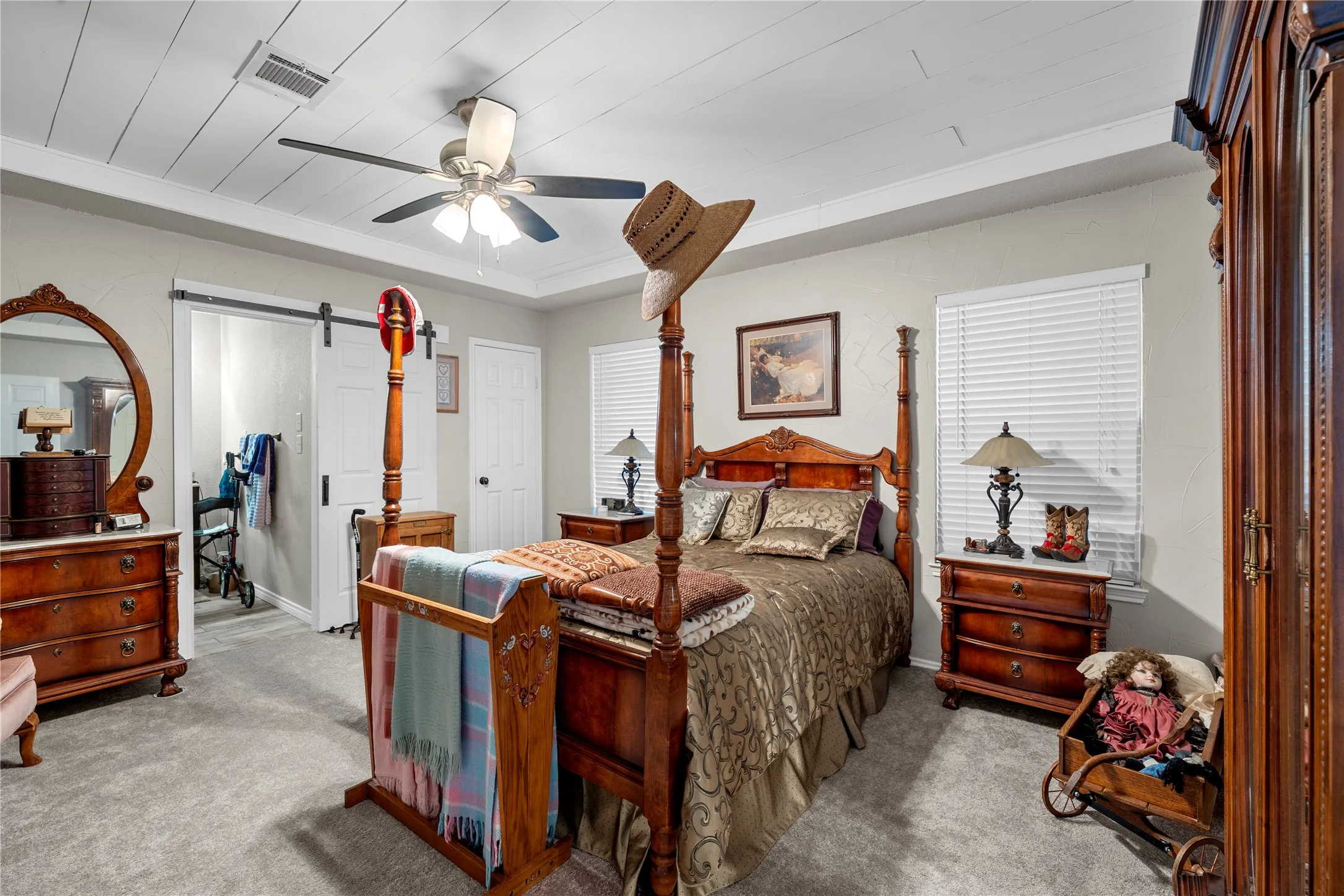 Single Family Residence For Sale in Mc Lennan County , 5330 Leroy Parkway, West, Texas 76691, 4 Bedroom, 3 Bathroom, 1 Garage spaces, 3,482 Sqft, built in 1995, mls#21288553, Real Estate Agent in West, Homes For Sale in Mc Lennan county, Homes For Sale in West, Realtor in West Texas, Real Estate Brokerage Independent Realty Texas, Luminita Cordes Realtor