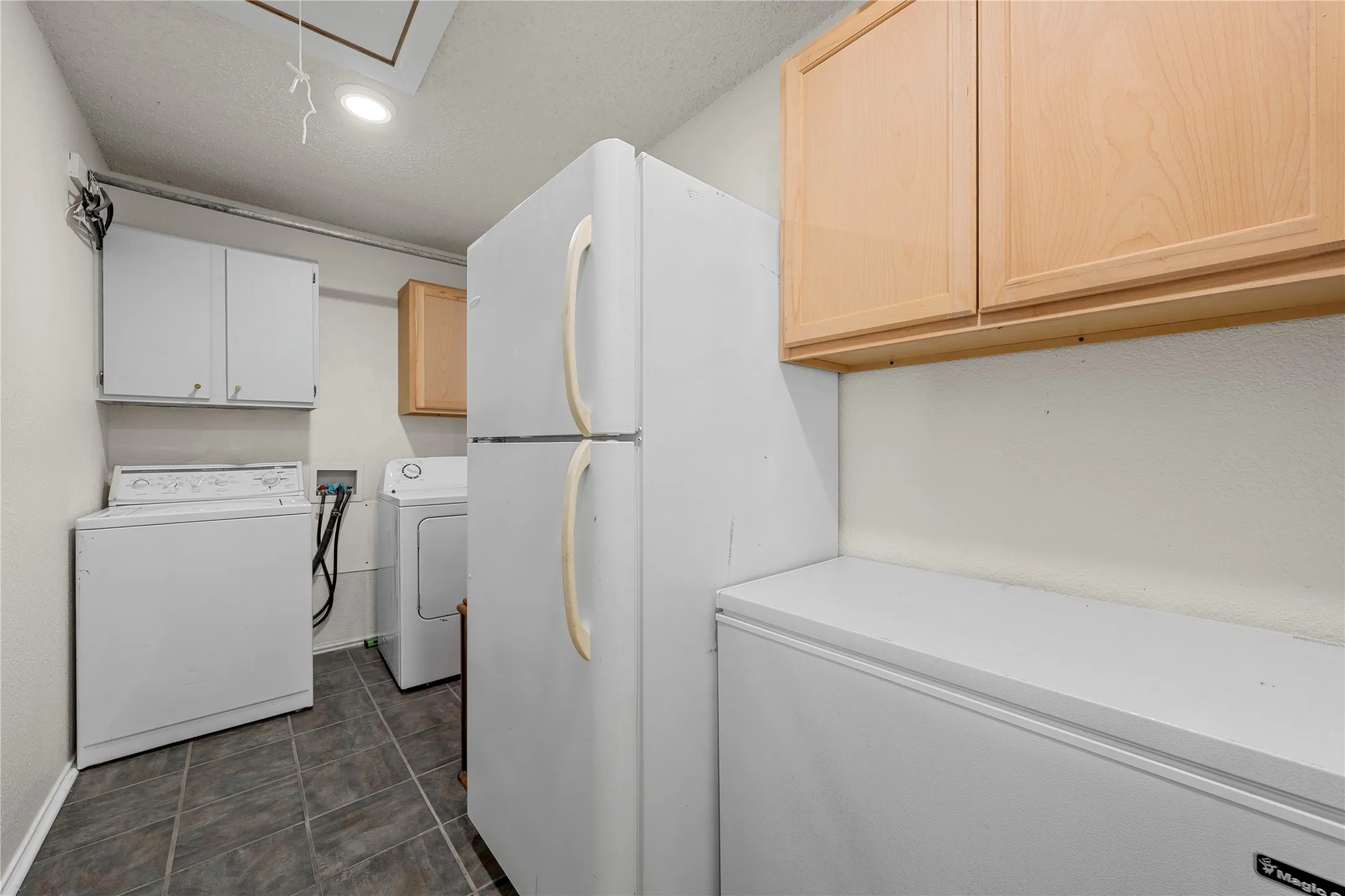 Single Family Residence For Sale in Mc Lennan County , 5330 Leroy Parkway, West, Texas 76691, 4 Bedroom, 3 Bathroom, 1 Garage spaces, 3,482 Sqft, built in 1995, mls#21288553, Real Estate Agent in West, Homes For Sale in Mc Lennan county, Homes For Sale in West, Realtor in West Texas, Real Estate Brokerage Independent Realty Texas, Luminita Cordes Realtor