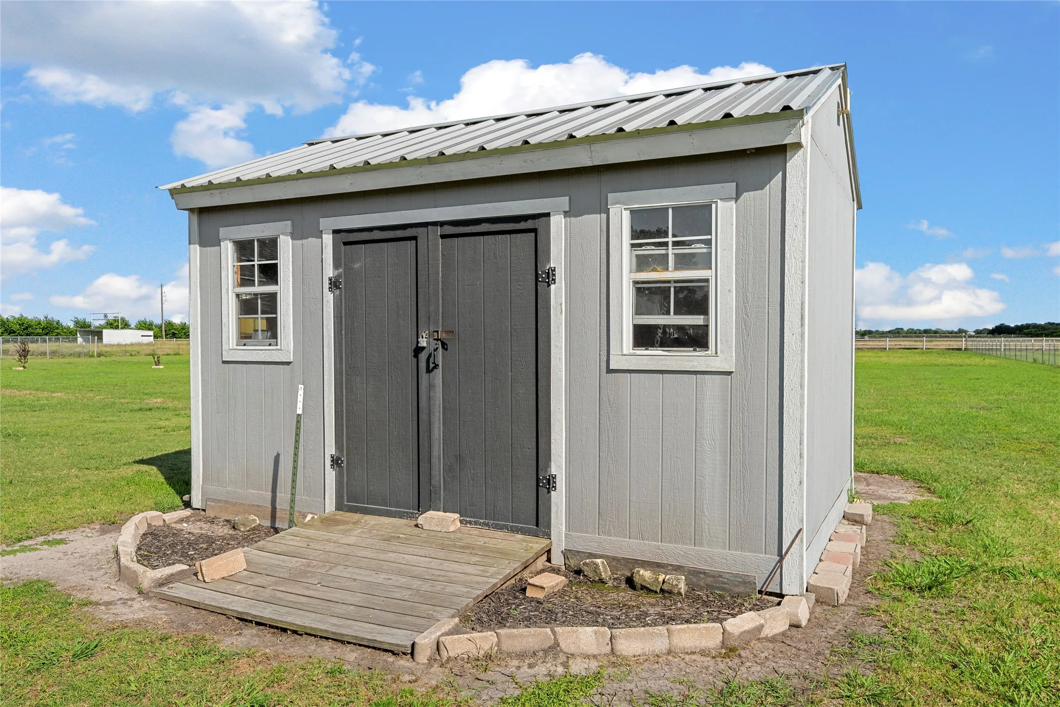 Single Family Residence For Sale in Mc Lennan County , 5330 Leroy Parkway, West, Texas 76691, 4 Bedroom, 3 Bathroom, 1 Garage spaces, 3,482 Sqft, built in 1995, mls#21288553, Real Estate Agent in West, Homes For Sale in Mc Lennan county, Homes For Sale in West, Realtor in West Texas, Real Estate Brokerage Independent Realty Texas, Luminita Cordes Realtor