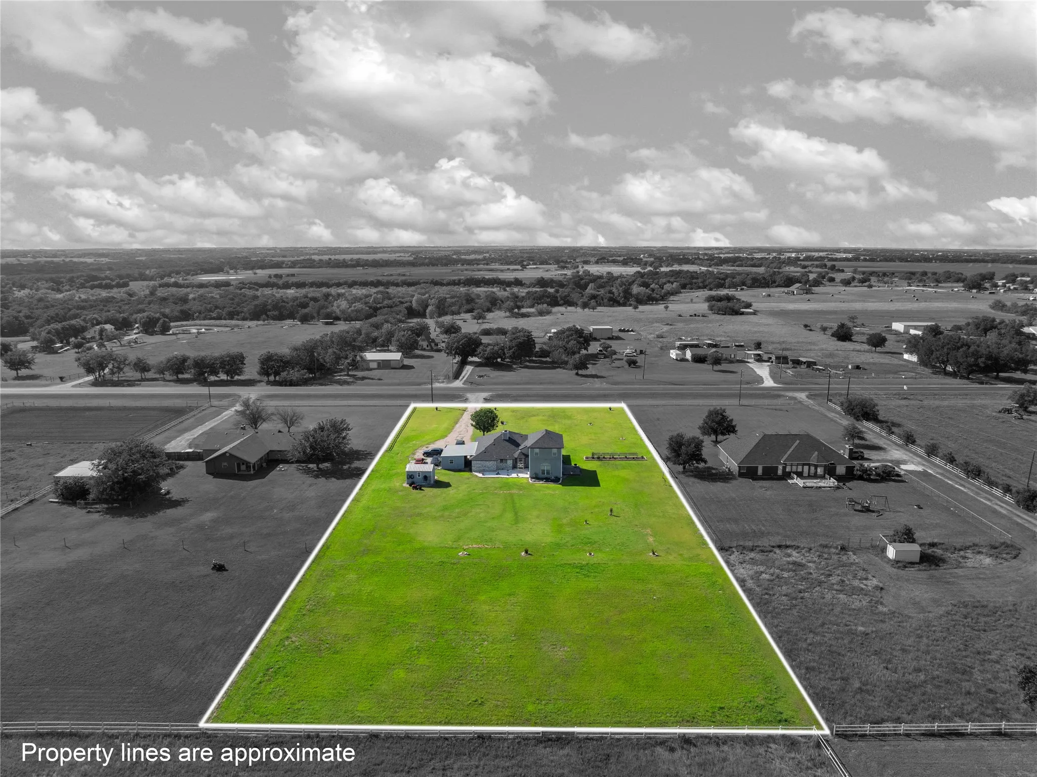 Single Family Residence For Sale in Mc Lennan County , 5330 Leroy Parkway, West, Texas 76691, 4 Bedroom, 3 Bathroom, 1 Garage spaces, 3,482 Sqft, built in 1995, mls#21288553, Real Estate Agent in West, Homes For Sale in Mc Lennan county, Homes For Sale in West, Realtor in West Texas, Real Estate Brokerage Independent Realty Texas, Luminita Cordes Realtor