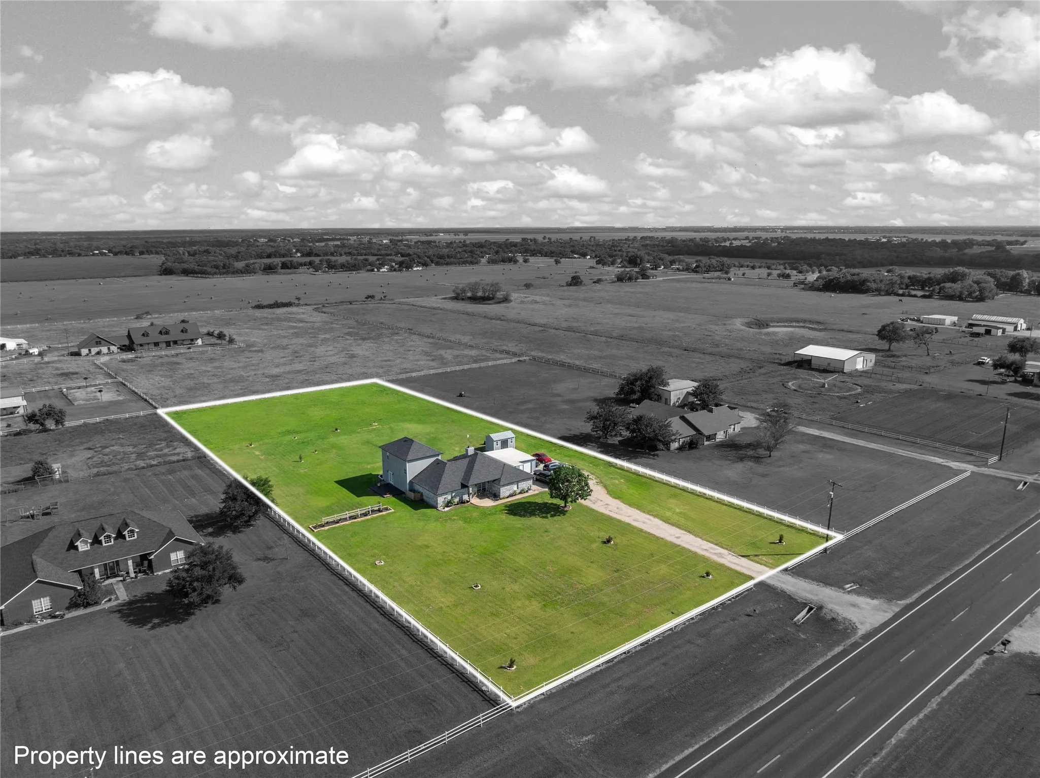 Single Family Residence For Sale in Mc Lennan County , 5330 Leroy Parkway, West, Texas 76691, 4 Bedroom, 3 Bathroom, 1 Garage spaces, 3,482 Sqft, built in 1995, mls#21288553, Real Estate Agent in West, Homes For Sale in Mc Lennan county, Homes For Sale in West, Realtor in West Texas, Real Estate Brokerage Independent Realty Texas, Luminita Cordes Realtor