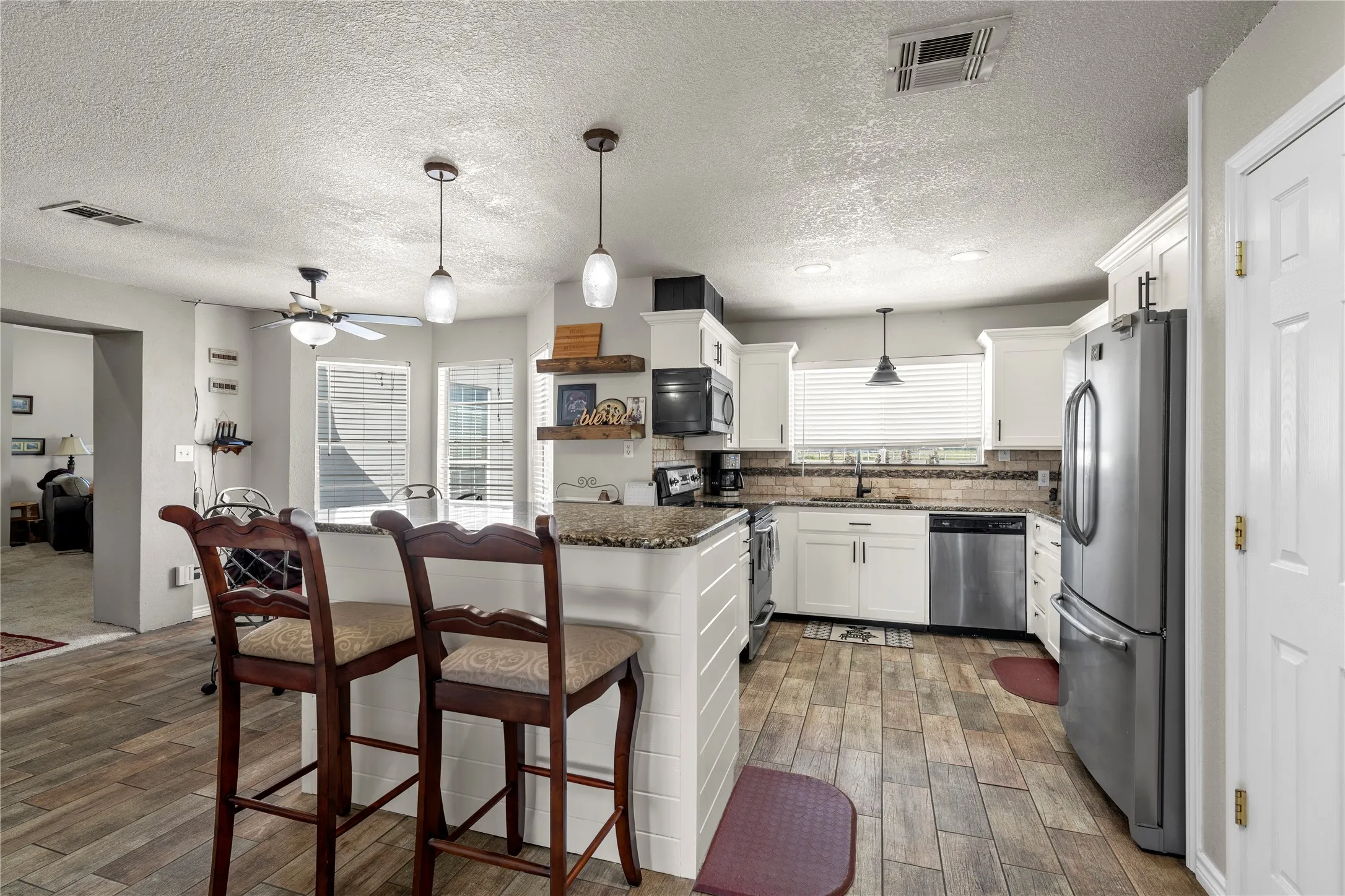 Single Family Residence For Sale in Mc Lennan County , 5330 Leroy Parkway, West, Texas 76691, 4 Bedroom, 3 Bathroom, 1 Garage spaces, 3,482 Sqft, built in 1995, mls#21288553, Real Estate Agent in West, Homes For Sale in Mc Lennan county, Homes For Sale in West, Realtor in West Texas, Real Estate Brokerage Independent Realty Texas, Luminita Cordes Realtor