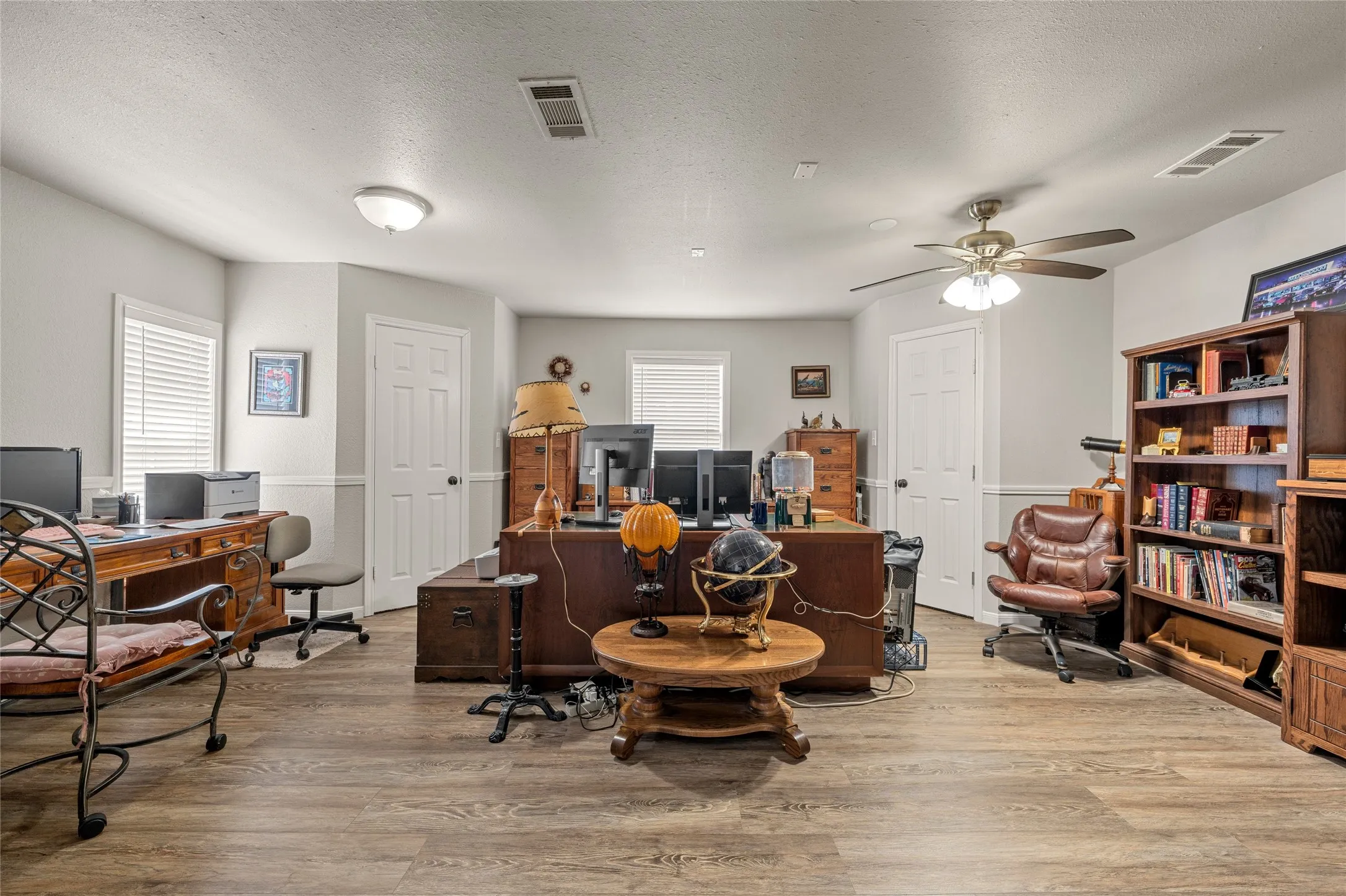 Single Family Residence For Sale in Mc Lennan County , 5330 Leroy Parkway, West, Texas 76691, 4 Bedroom, 3 Bathroom, 1 Garage spaces, 3,482 Sqft, built in 1995, mls#21288553, Real Estate Agent in West, Homes For Sale in Mc Lennan county, Homes For Sale in West, Realtor in West Texas, Real Estate Brokerage Independent Realty Texas, Luminita Cordes Realtor