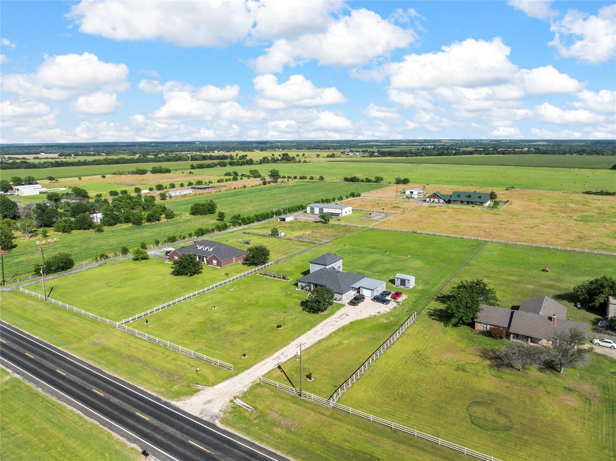 Single Family Residence For Sale in Mc Lennan County , 5330 Leroy Parkway, West, Texas 76691, 4 Bedroom, 3 Bathroom, 1 Garage spaces, 3,482 Sqft, built in 1995, mls#21288553, Real Estate Agent in West, Homes For Sale in Mc Lennan county, Homes For Sale in West, Realtor in West Texas, Real Estate Brokerage Independent Realty Texas, Luminita Cordes Realtor