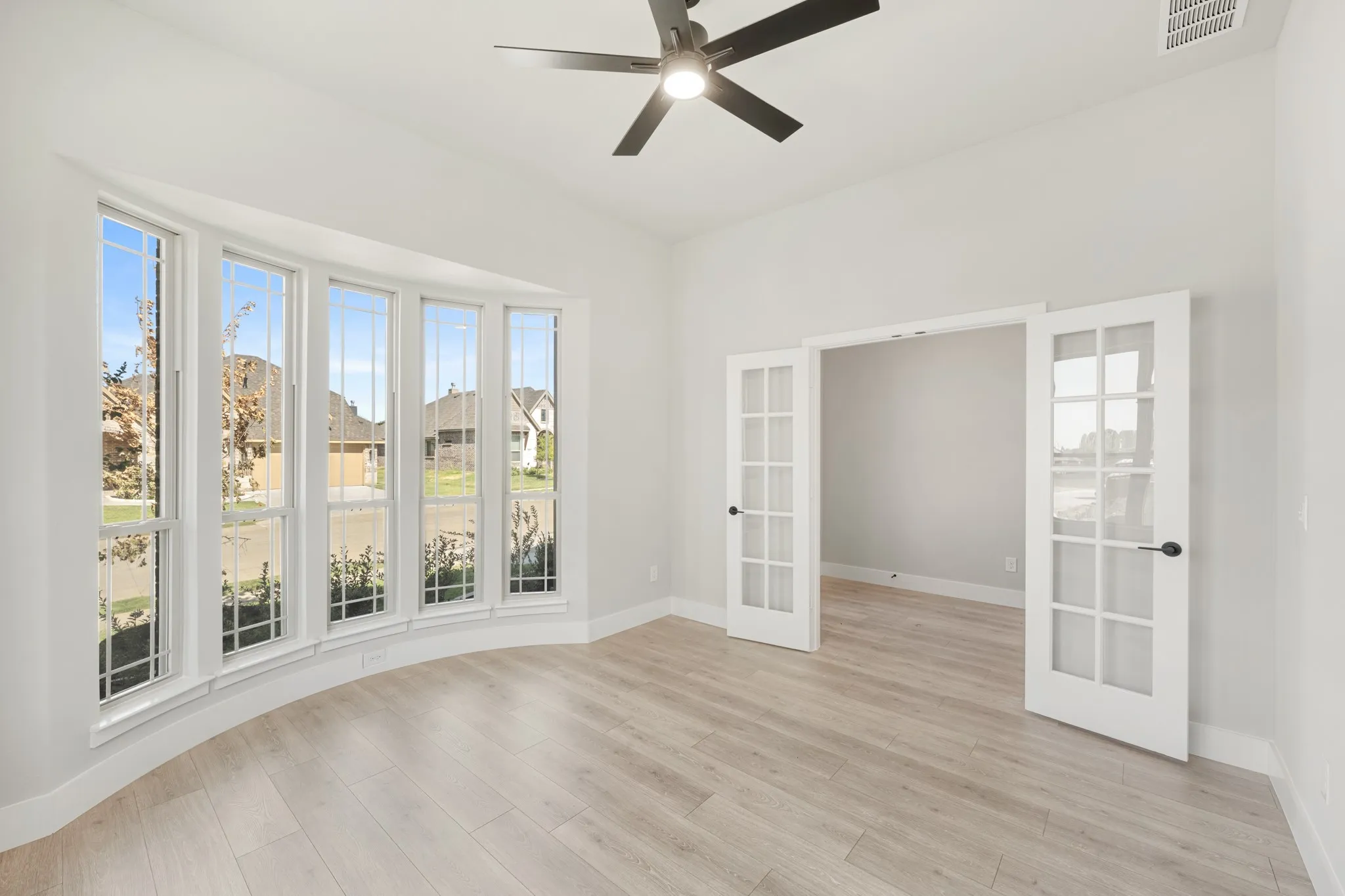Single Family Residence For Sale in Johnson County , 214 Seminole Trail, Alvarado, Texas 76009, 4 Bedroom, 3 Bathroom, 2 Garage spaces, 2,450 Sqft, built in 2026, mls#21288675, Real Estate Agent in Alvarado, Homes For Sale in Johnson county, Homes For Sale in Alvarado, Realtor in Alvarado Texas, Real Estate Brokerage Independent Realty Texas, Luminita Cordes Realtor
