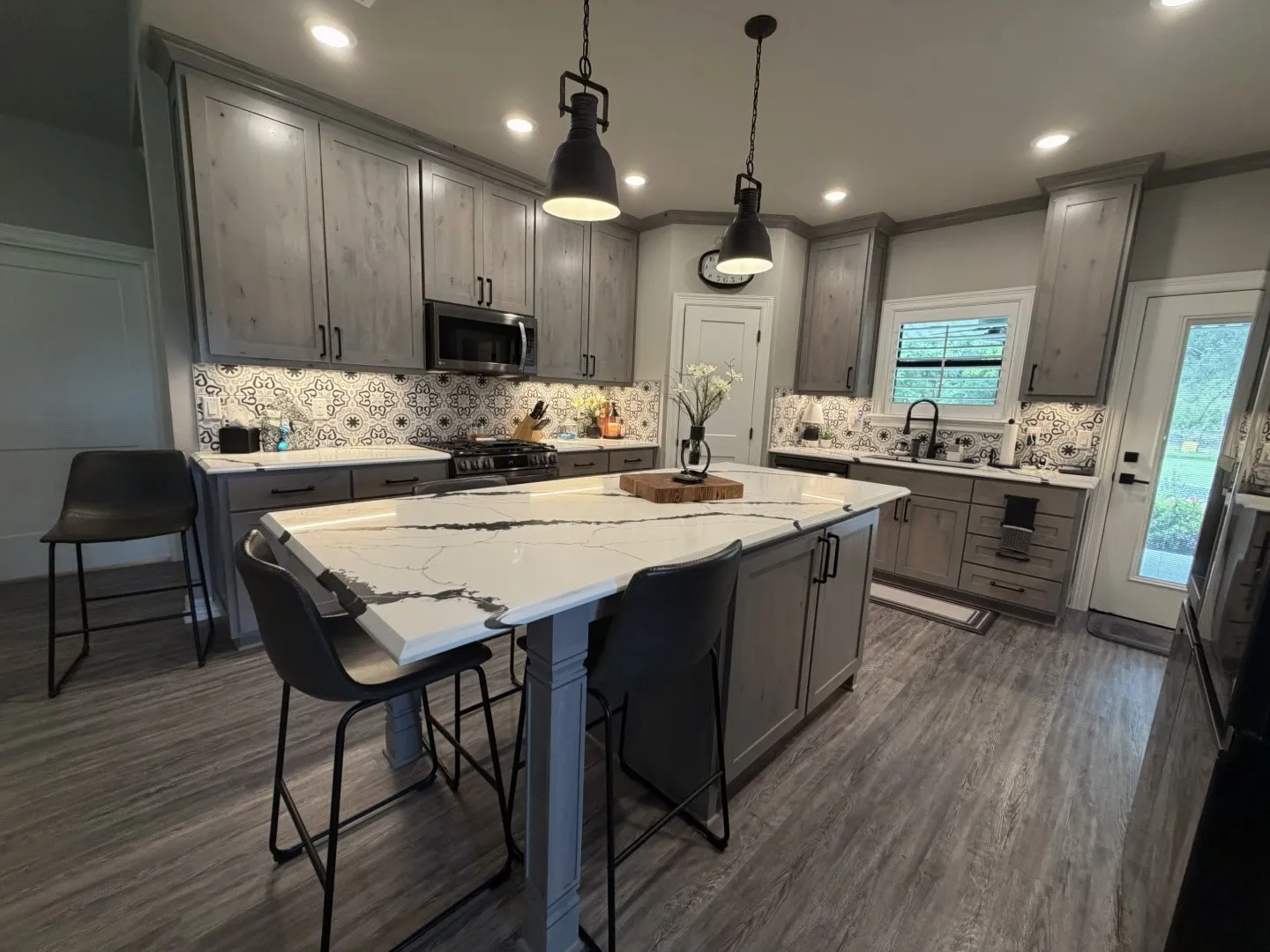 Single Family Residence For Sale in Titus County , 276 Fm 71, Mt Pleasant, Texas 75455, 3 Bedroom, 2 Bathroom, 16 Garage spaces, 1,647 Sqft, built in 2022, Price $949,900, mls#21288678, Real Estate Agent in Mt Pleasant, Homes For Sale in Titus county, Homes For Sale in Mt Pleasant, Realtor in Mt Pleasant Texas, Real Estate Brokerage Independent Realty Texas, Luminita Cordes Realtor