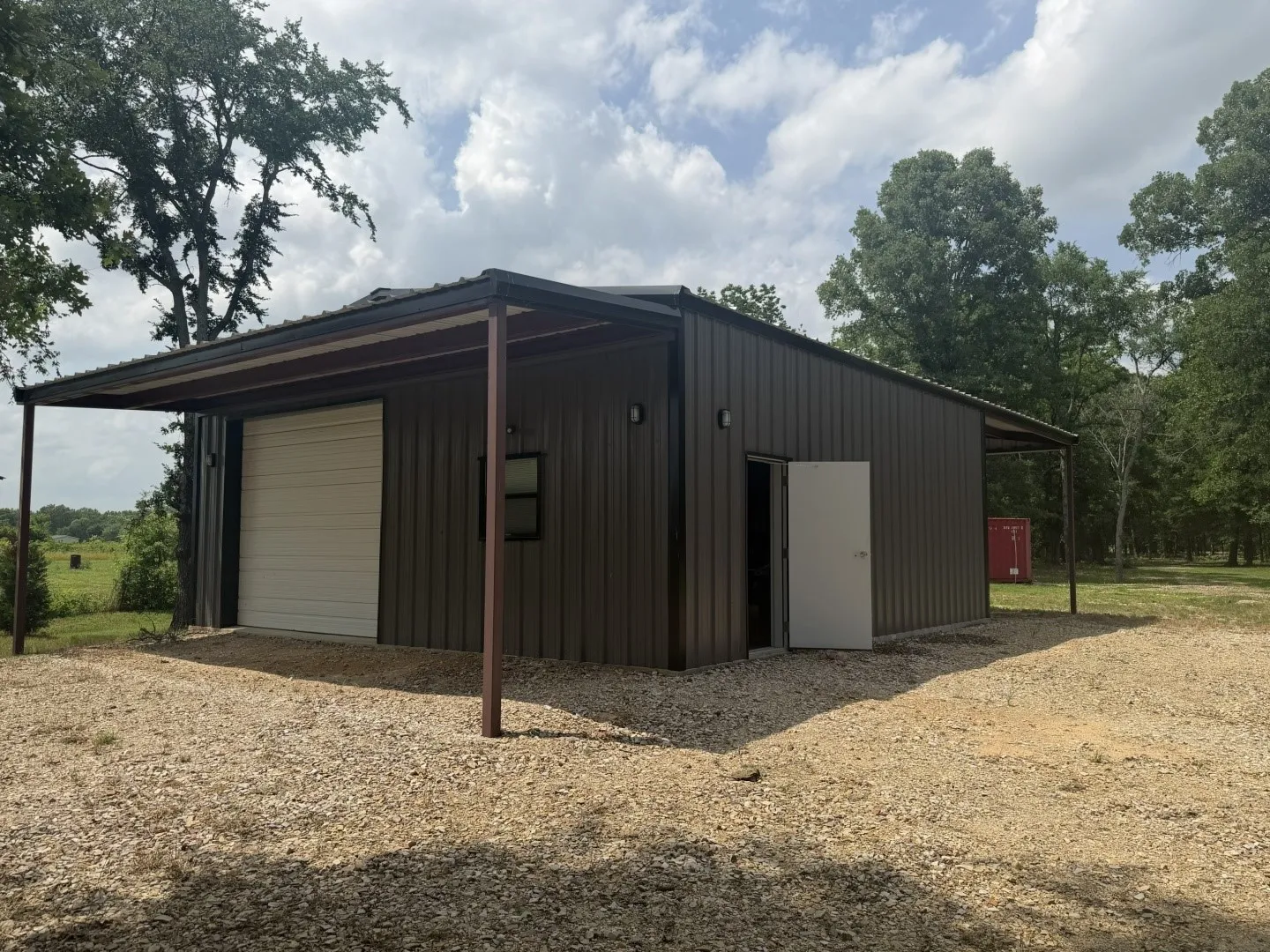 Single Family Residence For Sale in Titus County , 276 Fm 71, Mt Pleasant, Texas 75455, 3 Bedroom, 2 Bathroom, 16 Garage spaces, 1,647 Sqft, built in 2022, Price $949,900, mls#21288678, Real Estate Agent in Mt Pleasant, Homes For Sale in Titus county, Homes For Sale in Mt Pleasant, Realtor in Mt Pleasant Texas, Real Estate Brokerage Independent Realty Texas, Luminita Cordes Realtor