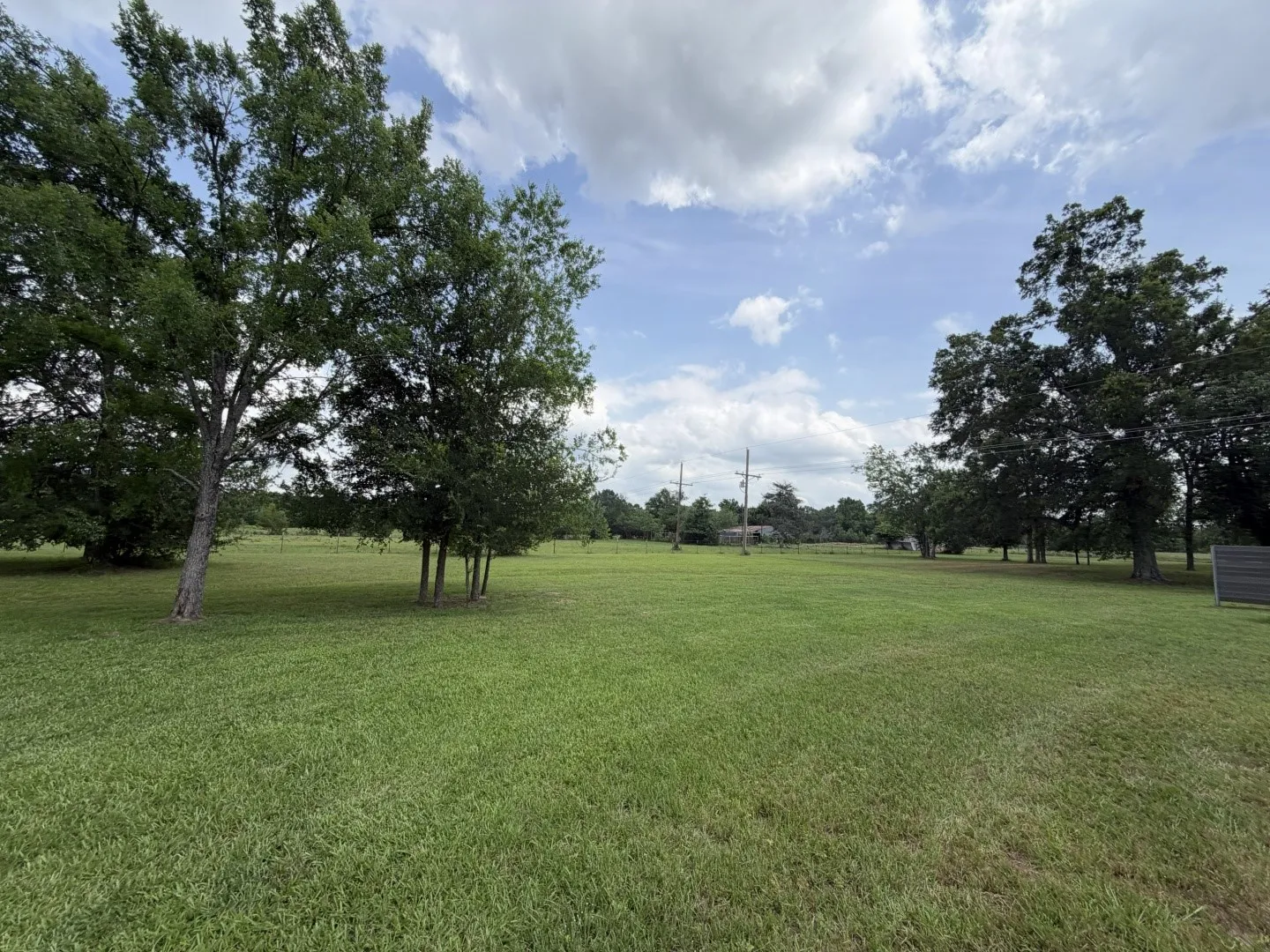 Single Family Residence For Sale in Titus County , 276 Fm 71, Mt Pleasant, Texas 75455, 3 Bedroom, 2 Bathroom, 16 Garage spaces, 1,647 Sqft, built in 2022, Price $949,900, mls#21288678, Real Estate Agent in Mt Pleasant, Homes For Sale in Titus county, Homes For Sale in Mt Pleasant, Realtor in Mt Pleasant Texas, Real Estate Brokerage Independent Realty Texas, Luminita Cordes Realtor