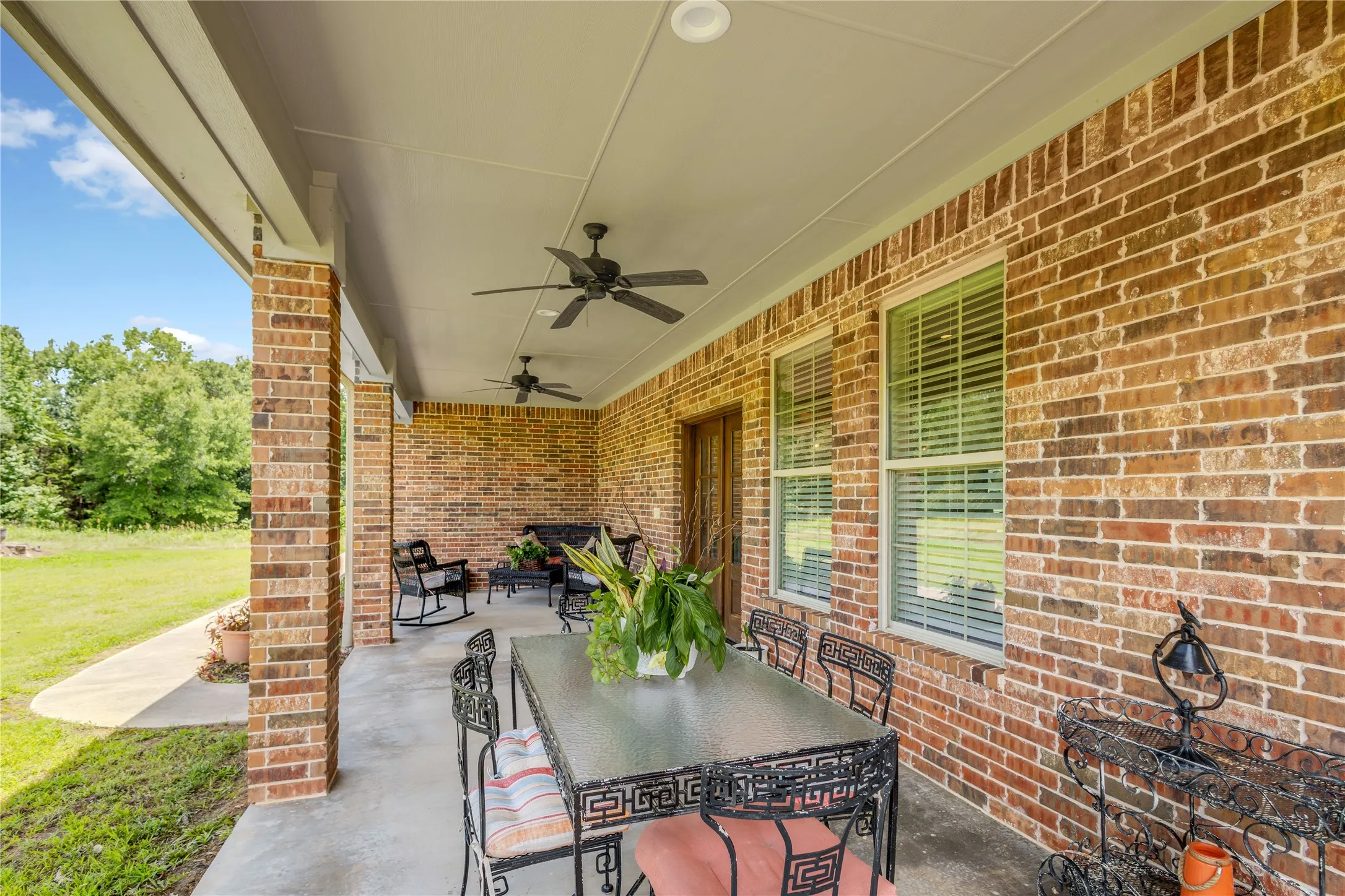 Single Family Residence For Sale in Wood County , 1250 N Highway 37, Quitman, Texas 75783, 3 Bedroom, 2 Bathroom, 2 Garage spaces, 1,915 Sqft, built in 2017, mls#21288569, Real Estate Agent in Quitman, Homes For Sale in Wood county, Homes For Sale in Quitman, Realtor in Quitman Texas, Real Estate Brokerage Independent Realty Texas, Luminita Cordes Realtor