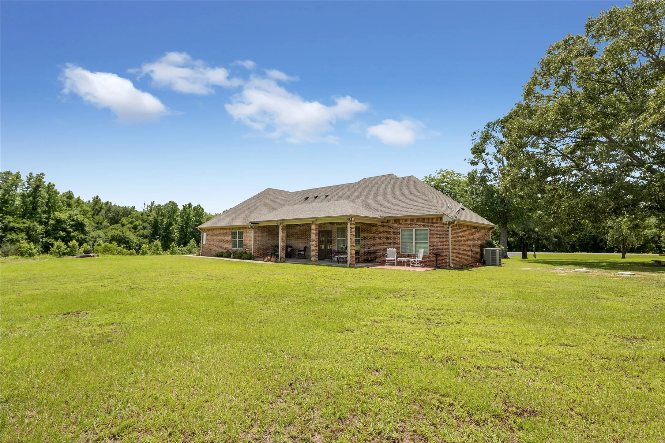 Single Family Residence For Sale in Wood County , 1250 N Highway 37, Quitman, Texas 75783, 3 Bedroom, 2 Bathroom, 2 Garage spaces, 1,915 Sqft, built in 2017, mls#21288569, Real Estate Agent in Quitman, Homes For Sale in Wood county, Homes For Sale in Quitman, Realtor in Quitman Texas, Real Estate Brokerage Independent Realty Texas, Luminita Cordes Realtor