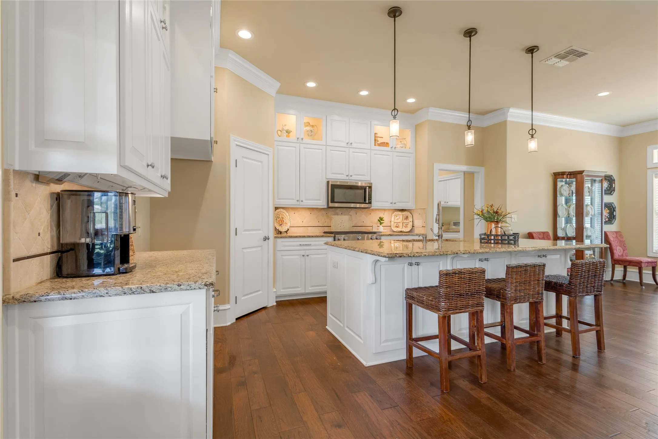 Single Family Residence For Sale in Wood County , 1250 N Highway 37, Quitman, Texas 75783, 3 Bedroom, 2 Bathroom, 2 Garage spaces, 1,915 Sqft, built in 2017, mls#21288569, Real Estate Agent in Quitman, Homes For Sale in Wood county, Homes For Sale in Quitman, Realtor in Quitman Texas, Real Estate Brokerage Independent Realty Texas, Luminita Cordes Realtor