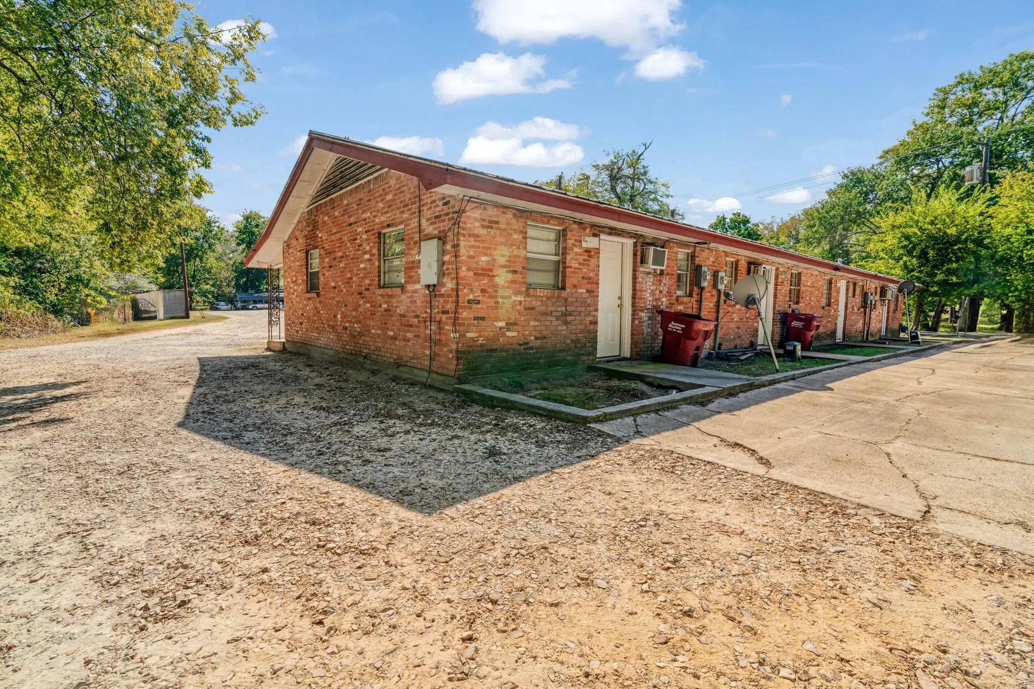 Apartment For Sale in Red River (TX) County , 401 S Donoho Street, Clarksville, Texas 75426, 10 Bedrooms, 10 Bathrooms, Garage spaces, 0 Sqft, built in 1966, Price $449,900, mls#21288688, Real Estate Agent in Clarksville, Homes For Sale in Red River (TX) county, Homes For Sale in Clarksville, Realtor in Clarksville Texas, Real Estate Brokerage Independent Realty Texas, Luminita Cordes Realtor