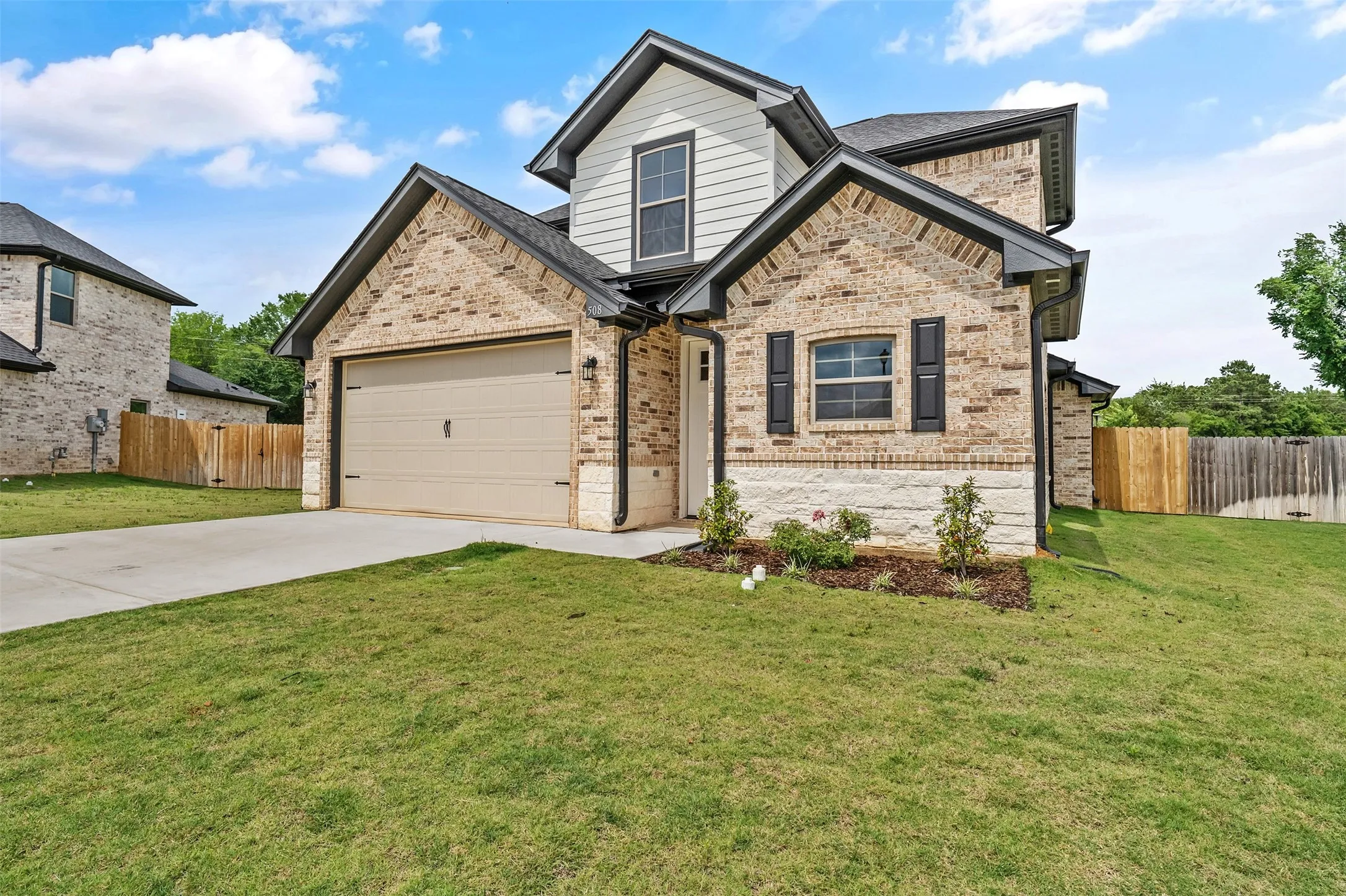 Single Family Residence For Sale in Smith County , 508 Cornerstone, Lindale, Texas 75771, 4 Bedroom, 3 Bathroom, 2 Garage spaces, 1,798 Sqft, built in 2025, Price $329,500, mls#21288670, Real Estate Agent in Lindale, Homes For Sale in Smith county, Homes For Sale in Lindale, Realtor in Lindale Texas, Real Estate Brokerage Independent Realty Texas, Luminita Cordes Realtor
