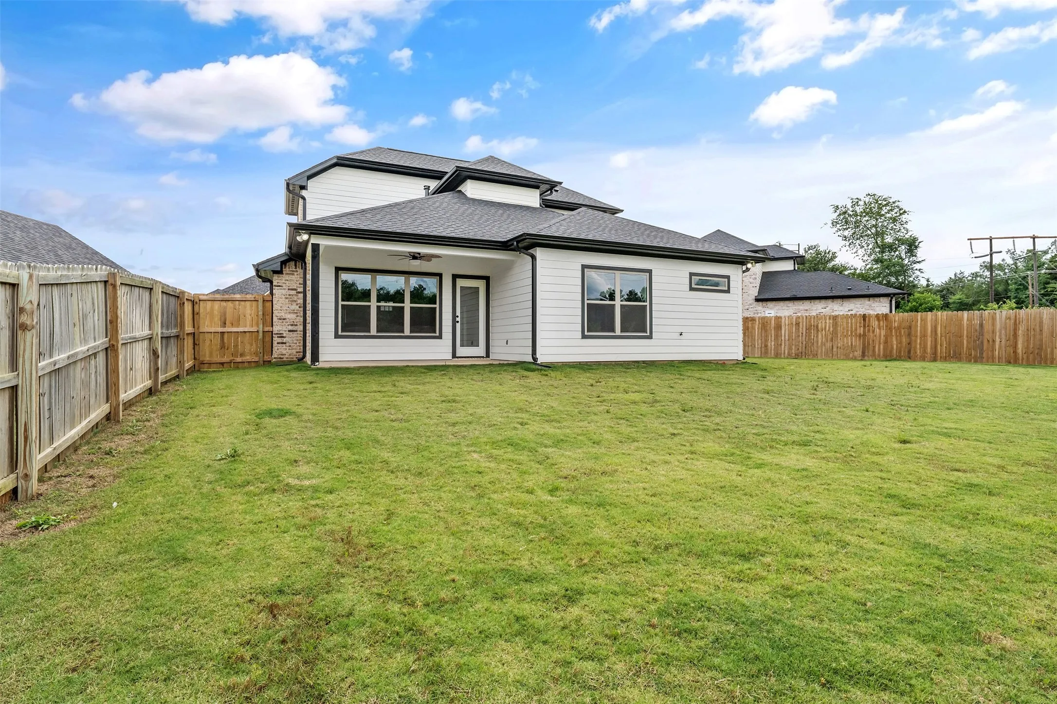 Single Family Residence For Sale in Smith County , 508 Cornerstone, Lindale, Texas 75771, 4 Bedroom, 3 Bathroom, 2 Garage spaces, 1,798 Sqft, built in 2025, Price $329,500, mls#21288670, Real Estate Agent in Lindale, Homes For Sale in Smith county, Homes For Sale in Lindale, Realtor in Lindale Texas, Real Estate Brokerage Independent Realty Texas, Luminita Cordes Realtor