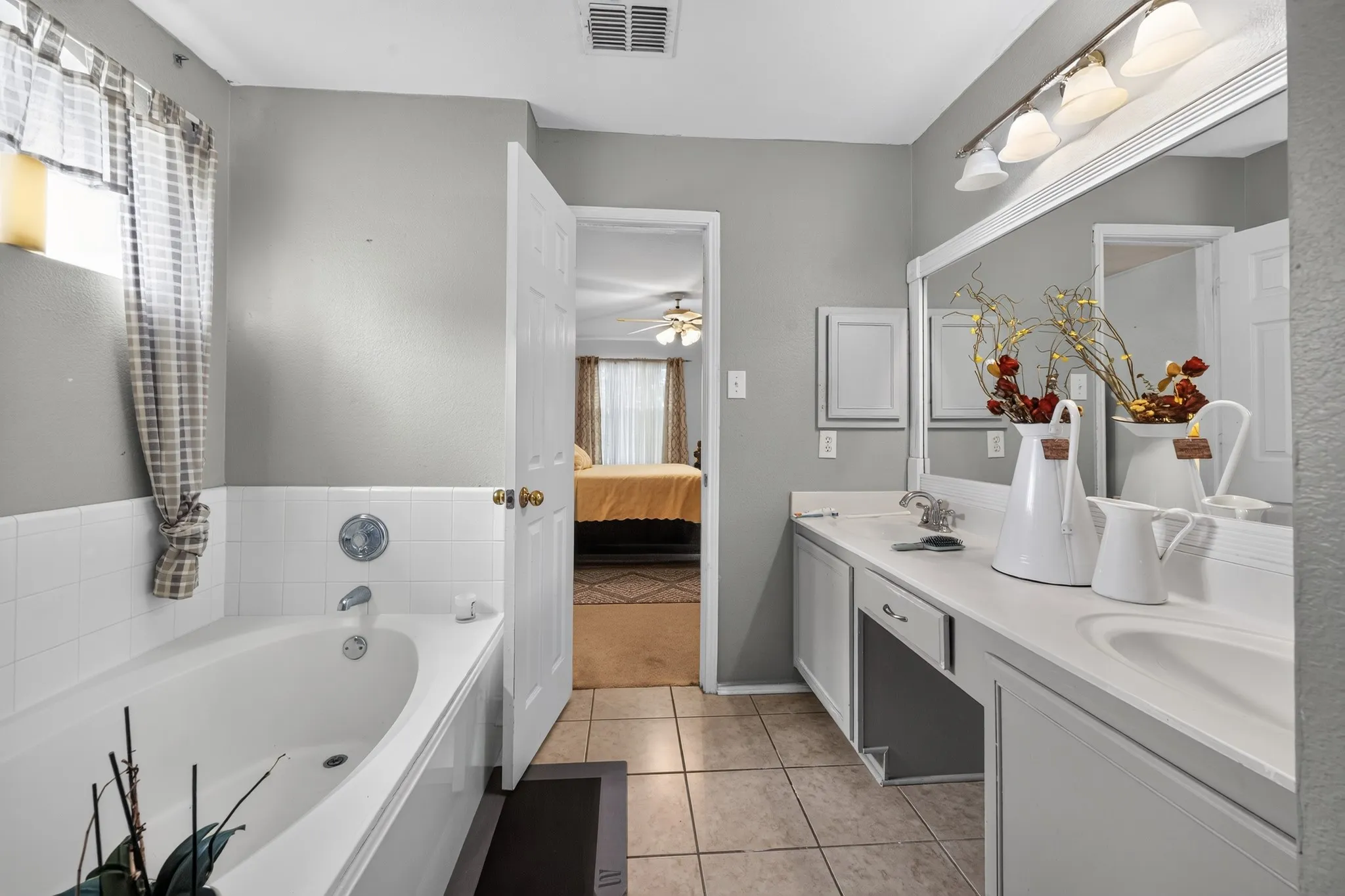 Single Family Residence For Sale in Dallas County , 10610 Gleneagles Lane, Rowlett, Texas 75089, 4 Bedrooms, 3 Bathrooms, 2 Garage spaces, 2,526 Sqft, built in 2001, Price $370,000, mls#21288700, Real Estate Agent in Rowlett, Homes For Sale in Dallas county, Homes For Sale in Rowlett, Realtor in Rowlett Texas, Real Estate Brokerage Independent Realty Texas, Luminita Cordes Realtor