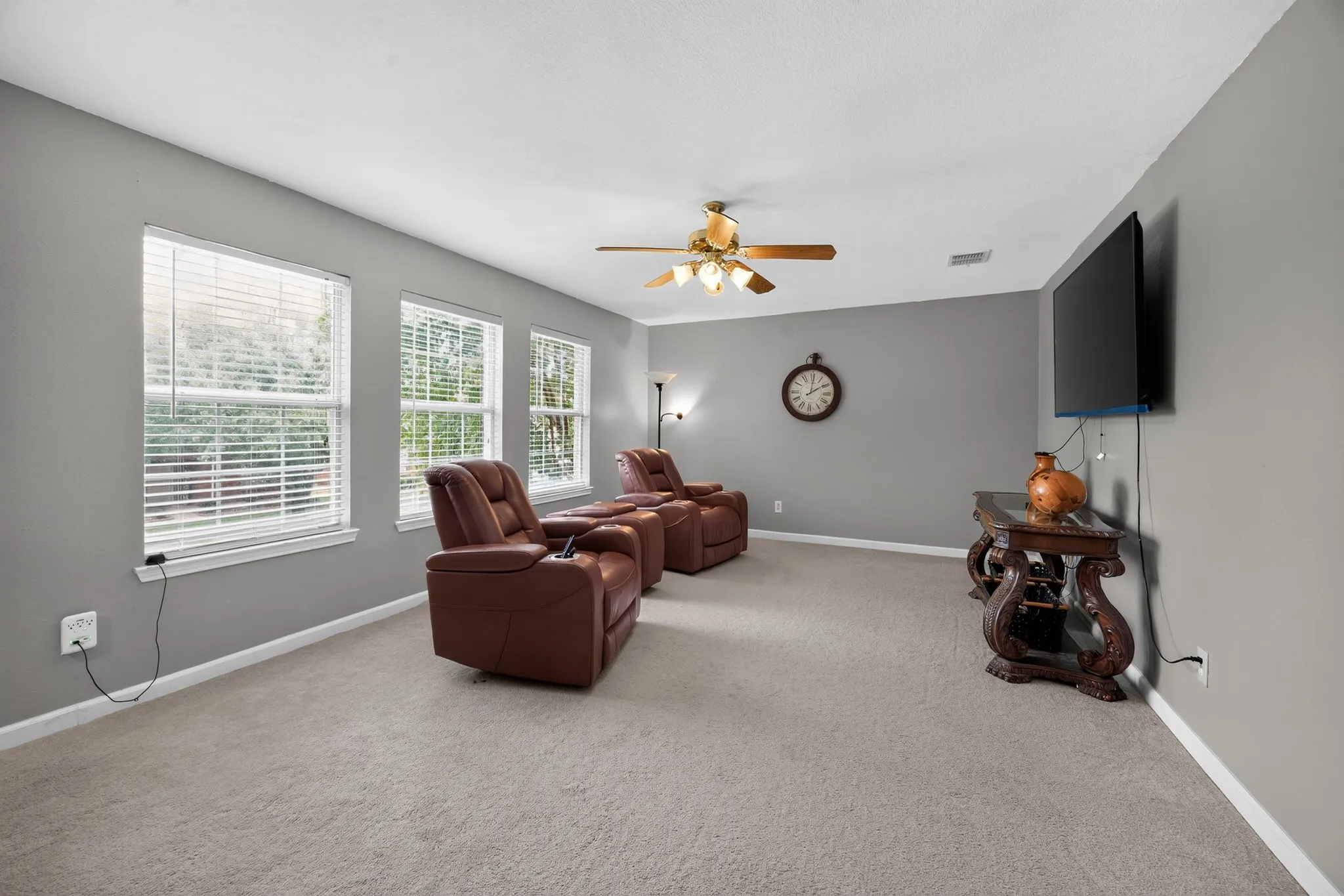 Single Family Residence For Sale in Dallas County , 10610 Gleneagles Lane, Rowlett, Texas 75089, 4 Bedrooms, 3 Bathrooms, 2 Garage spaces, 2,526 Sqft, built in 2001, Price $370,000, mls#21288700, Real Estate Agent in Rowlett, Homes For Sale in Dallas county, Homes For Sale in Rowlett, Realtor in Rowlett Texas, Real Estate Brokerage Independent Realty Texas, Luminita Cordes Realtor