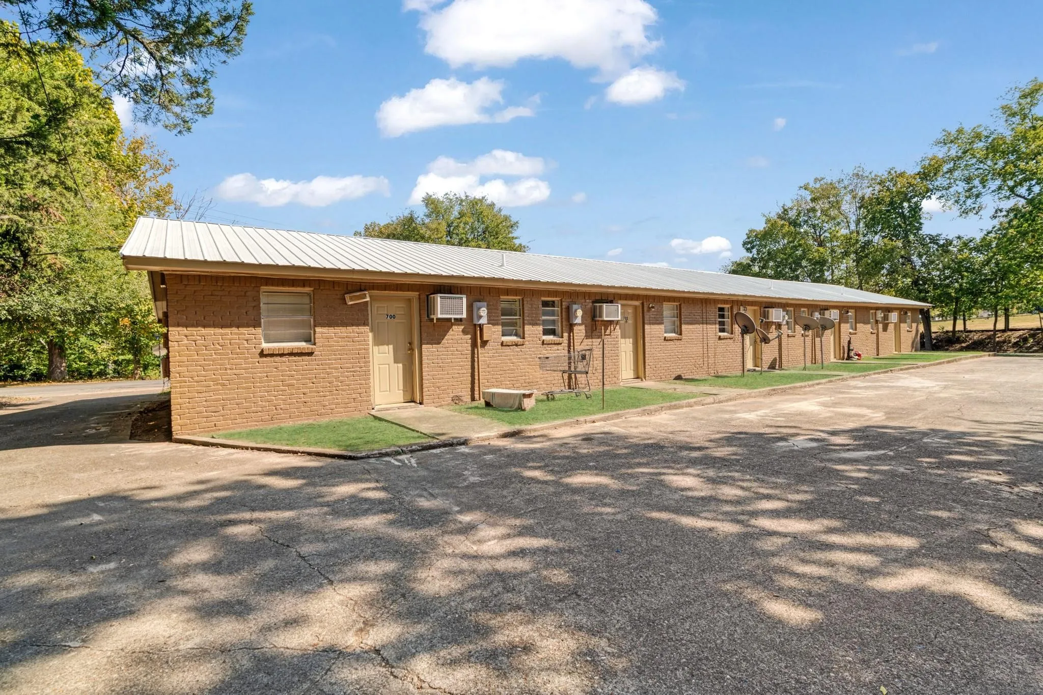 For Sale in Red River (TX) County , 700 S Donoho Street 700, 702, 704, 706, 708, Clarksville, Texas 75426, 5 Bedrooms, 1 Bathroom, Garage spaces, 0 Sqft, built in 1969, Price $249,900, mls#21288721, Real Estate Agent in Clarksville, Homes For Sale in Red River (TX) county, Homes For Sale in Clarksville, Realtor in Clarksville Texas, Real Estate Brokerage Independent Realty Texas, Luminita Cordes Realtor
