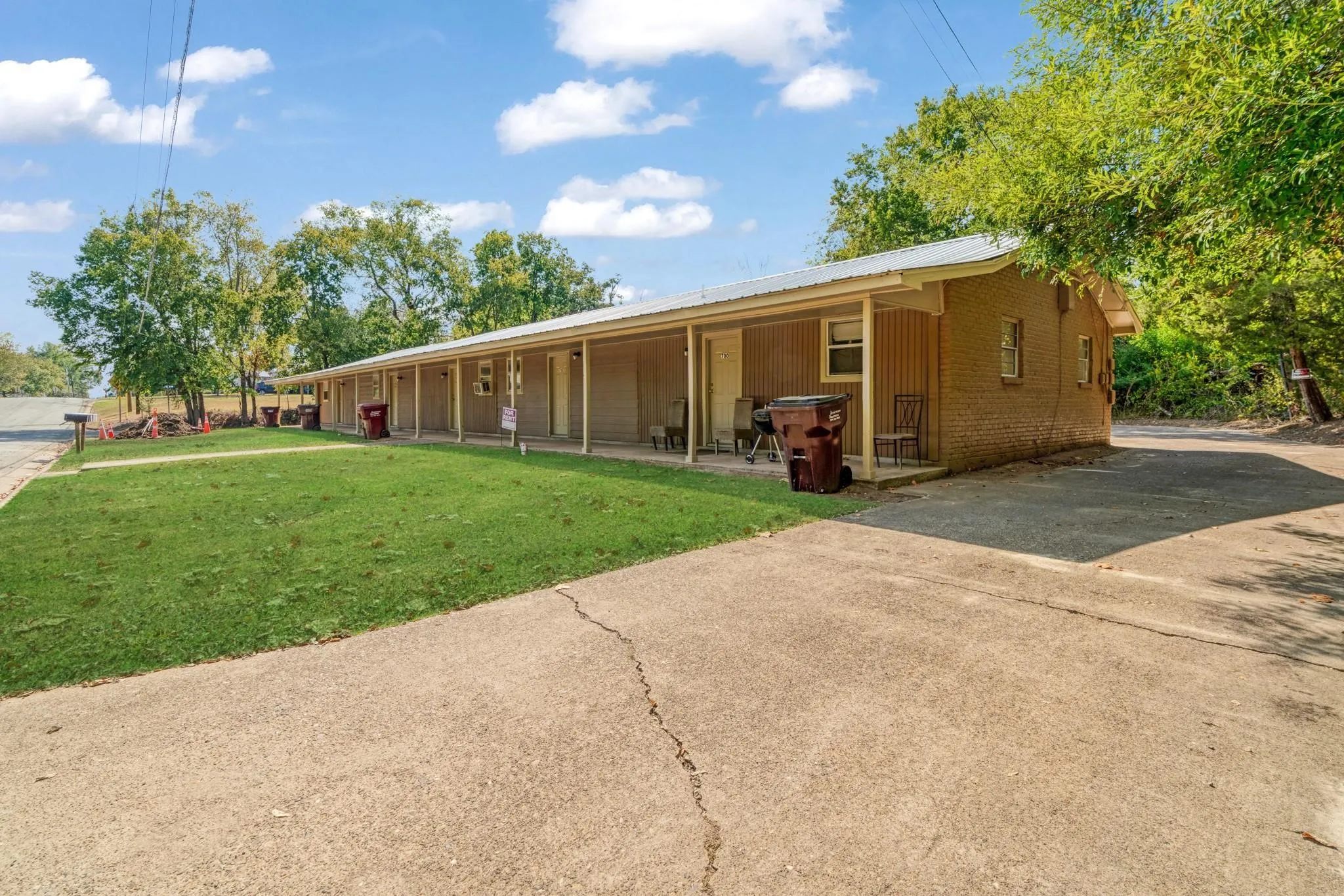 For Sale in Red River (TX) County , 700 S Donoho Street 700, 702, 704, 706, 708, Clarksville, Texas 75426, 5 Bedrooms, 1 Bathroom, Garage spaces, 0 Sqft, built in 1969, Price $249,900, mls#21288721, Real Estate Agent in Clarksville, Homes For Sale in Red River (TX) county, Homes For Sale in Clarksville, Realtor in Clarksville Texas, Real Estate Brokerage Independent Realty Texas, Luminita Cordes Realtor