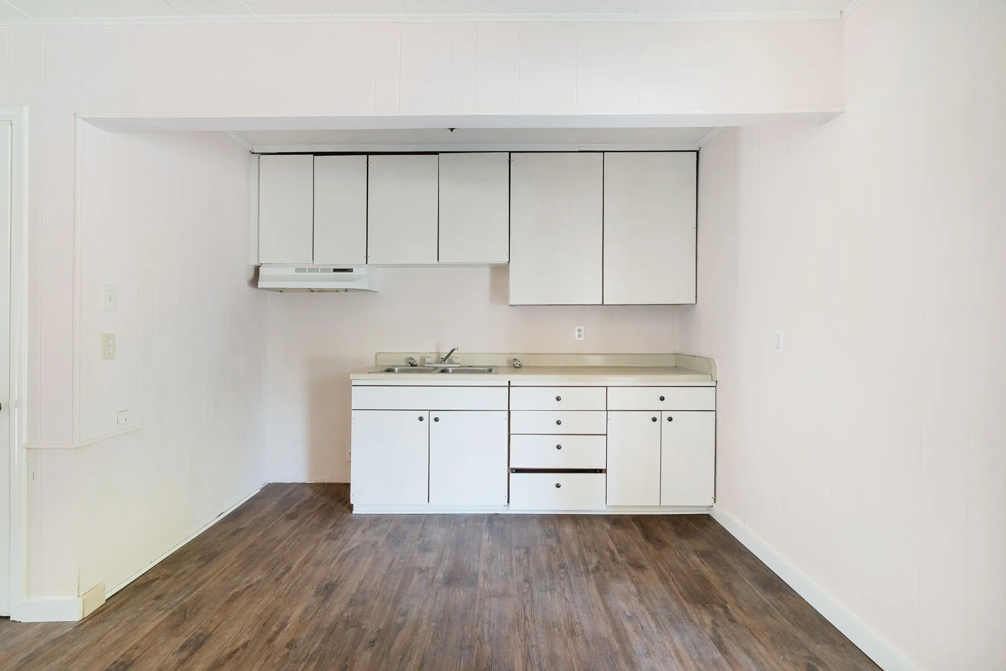 For Sale in Red River (TX) County , 700 S Donoho Street 700, 702, 704, 706, 708, Clarksville, Texas 75426, 5 Bedrooms, 1 Bathroom, Garage spaces, 0 Sqft, built in 1969, Price $249,900, mls#21288721, Real Estate Agent in Clarksville, Homes For Sale in Red River (TX) county, Homes For Sale in Clarksville, Realtor in Clarksville Texas, Real Estate Brokerage Independent Realty Texas, Luminita Cordes Realtor