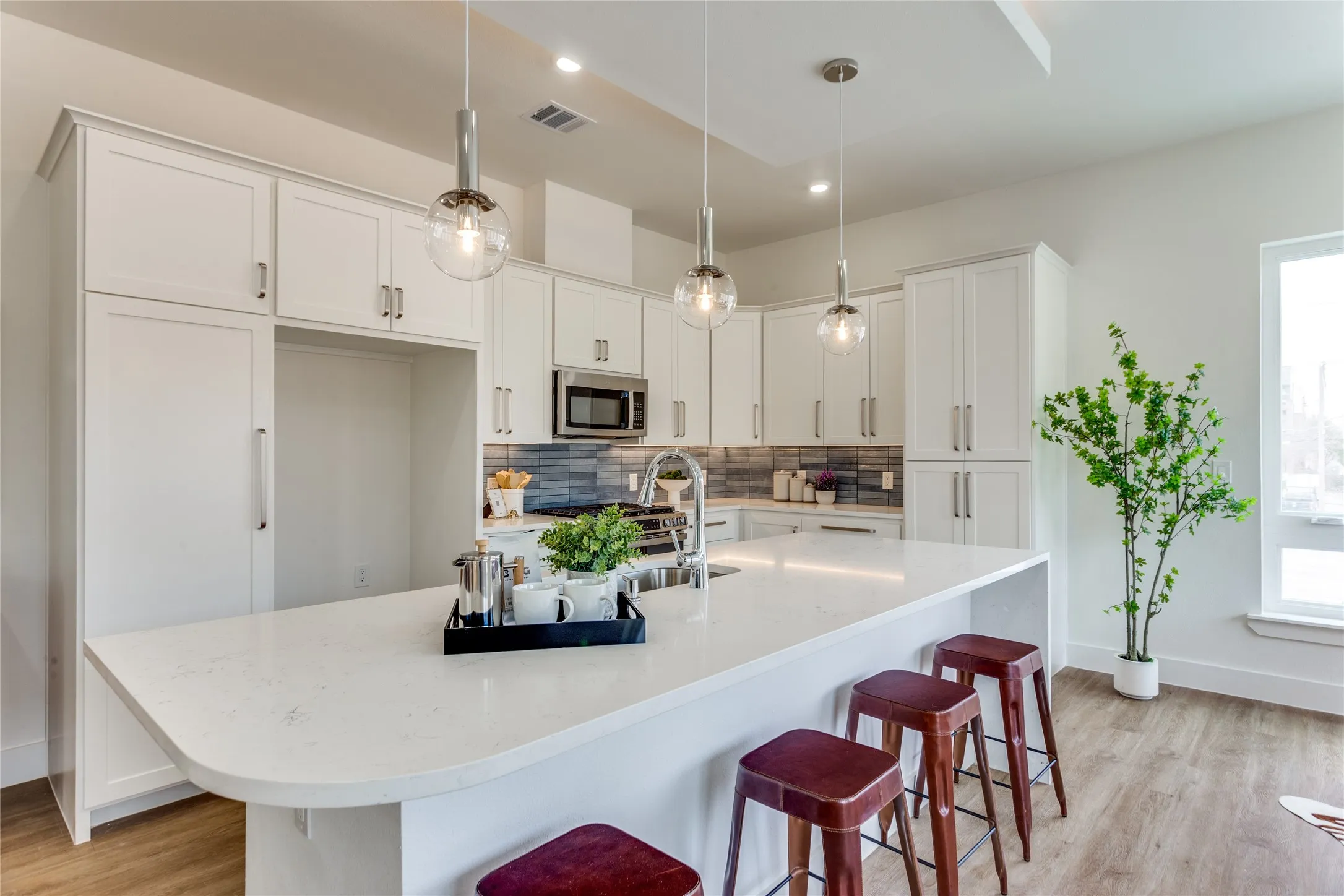 Townhouse For Rent in Tarrant County , 345 College Avenue, Fort Worth, Texas 76104, 2 Bedroom, 3 Bathroom, 2 Garage spaces, 2,020 Sqft, built in 2026, mls#21277804, Real Estate Agent in Fort Worth, Homes For Rent in Tarrant county, Homes For Rent in Fort Worth, Realtor in Fort Worth Texas, Real Estate Brokerage Independent Realty Texas, Luminita Cordes Realtor