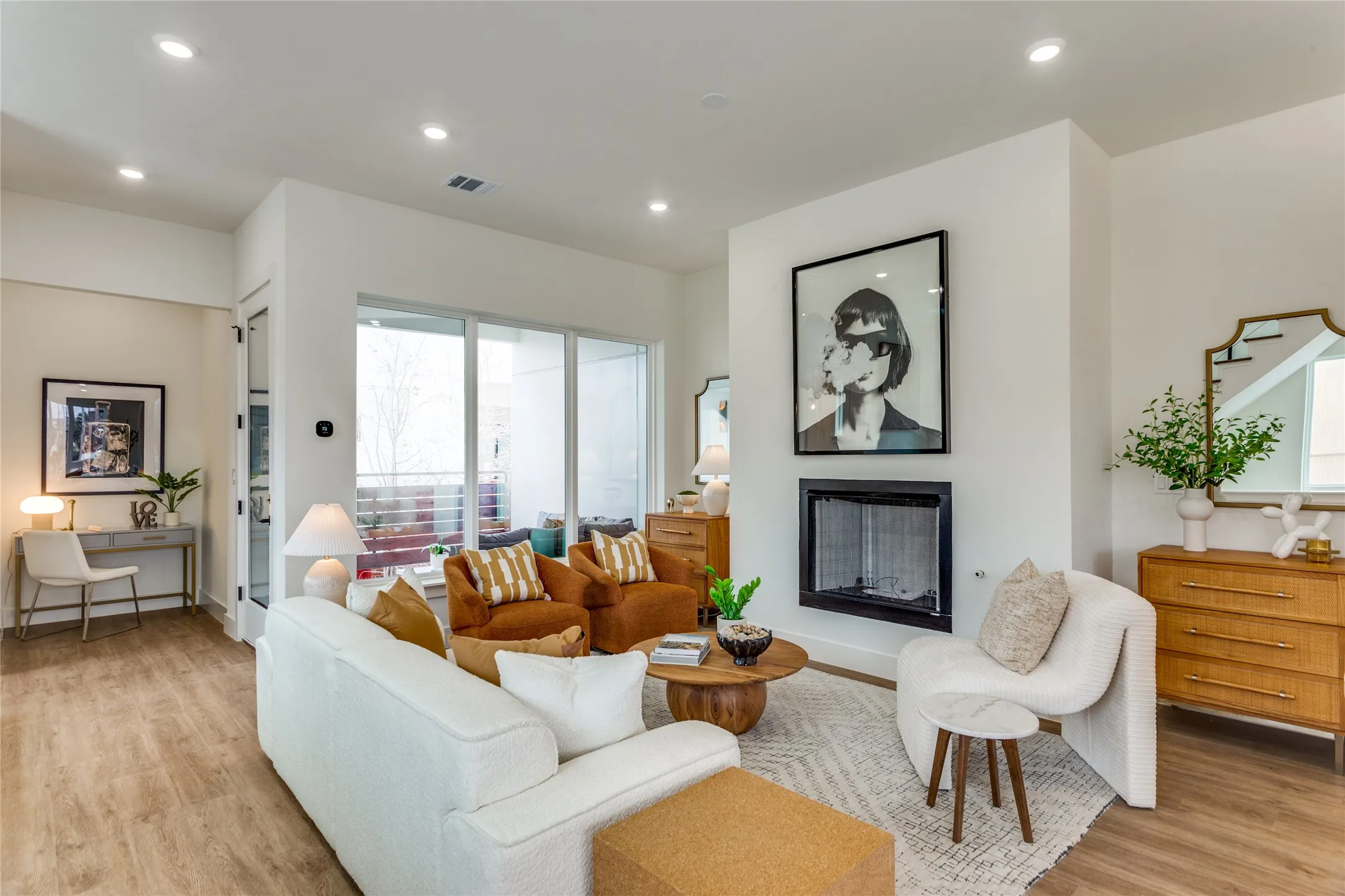 Townhouse For Rent in Tarrant County , 345 College Avenue, Fort Worth, Texas 76104, 2 Bedroom, 3 Bathroom, 2 Garage spaces, 2,020 Sqft, built in 2026, mls#21277804, Real Estate Agent in Fort Worth, Homes For Rent in Tarrant county, Homes For Rent in Fort Worth, Realtor in Fort Worth Texas, Real Estate Brokerage Independent Realty Texas, Luminita Cordes Realtor
