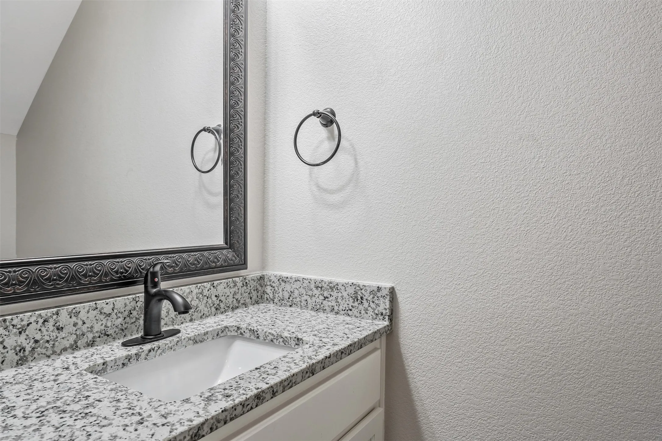 Single Family Residence For Sale in Smith County , 504 Cornerstone, Lindale, Texas 75771, 4 Bedroom, 3 Bathroom, 2 Garage spaces, 1,798 Sqft, built in 2025, mls#21288704, Real Estate Agent in Lindale, Homes For Sale in Smith county, Homes For Sale in Lindale, Realtor in Lindale Texas, Real Estate Brokerage Independent Realty Texas, Luminita Cordes Realtor