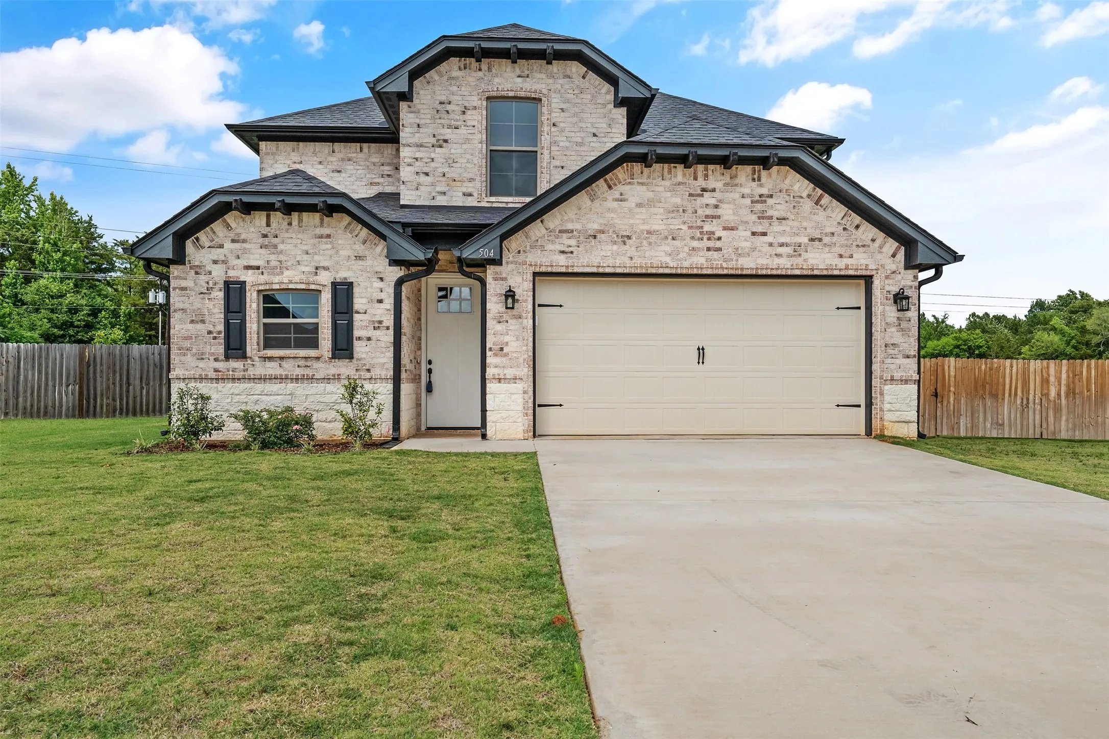 Single Family Residence For Sale in Smith County , 504 Cornerstone, Lindale, Texas 75771, 4 Bedroom, 3 Bathroom, 2 Garage spaces, 1,798 Sqft, built in 2025, mls#21288704, Real Estate Agent in Lindale, Homes For Sale in Smith county, Homes For Sale in Lindale, Realtor in Lindale Texas, Real Estate Brokerage Independent Realty Texas, Luminita Cordes Realtor
