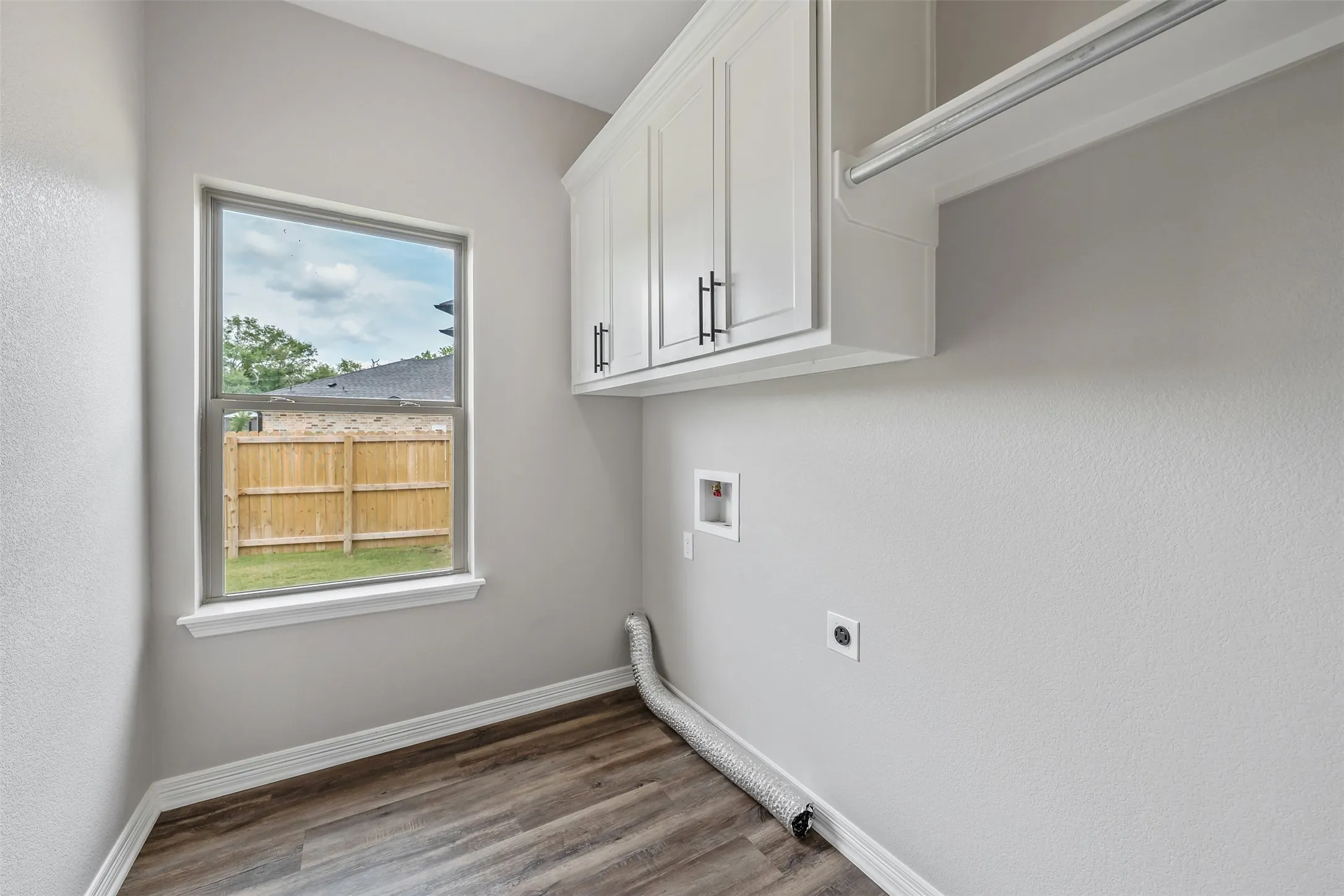 Single Family Residence For Sale in Smith County , 504 Cornerstone, Lindale, Texas 75771, 4 Bedroom, 3 Bathroom, 2 Garage spaces, 1,798 Sqft, built in 2025, mls#21288704, Real Estate Agent in Lindale, Homes For Sale in Smith county, Homes For Sale in Lindale, Realtor in Lindale Texas, Real Estate Brokerage Independent Realty Texas, Luminita Cordes Realtor