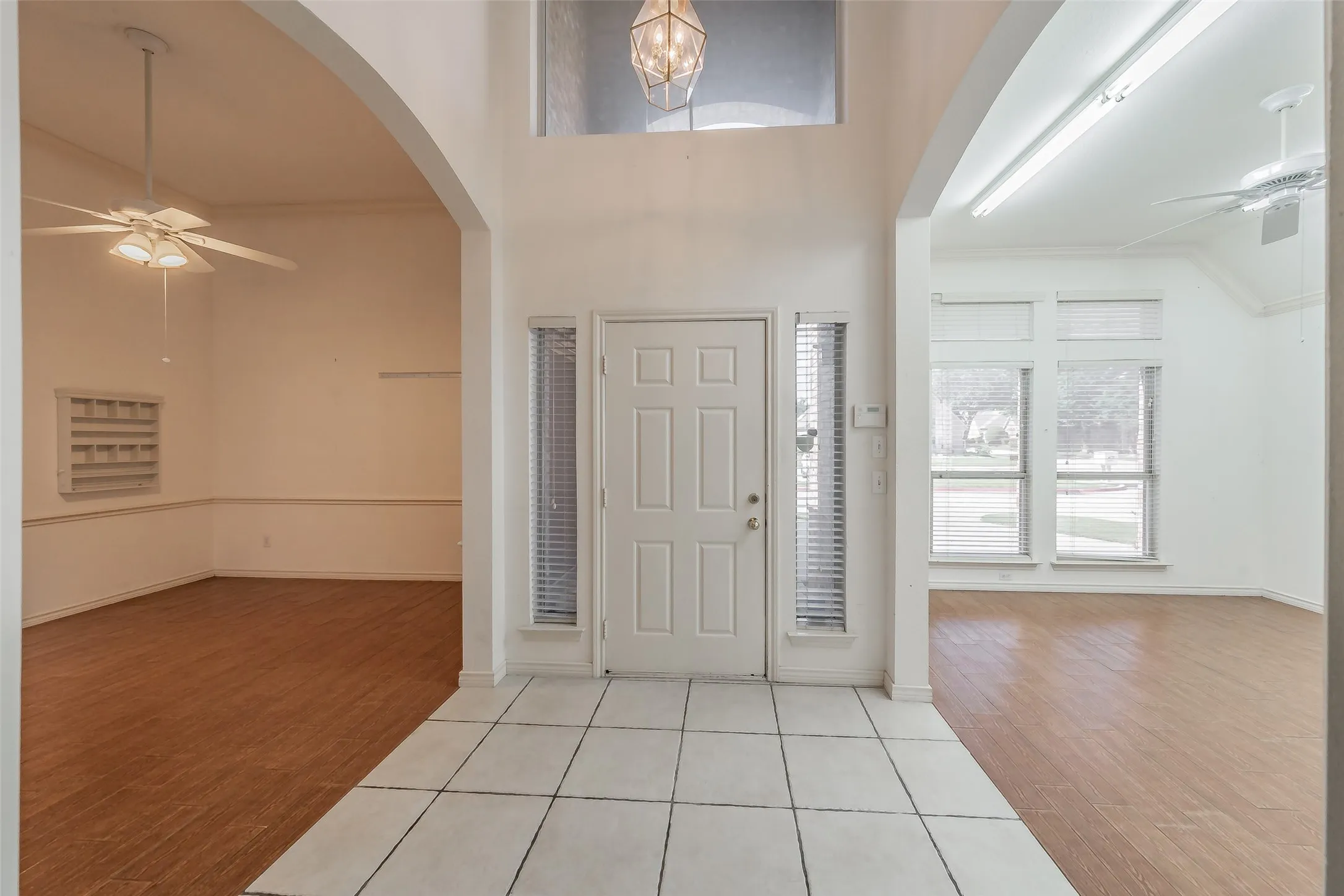 Single Family Residence For Sale in Tarrant County , 203 Arbor Park Drive, Euless, Texas 76039, 3 Bedroom, 2 Bathroom, 2 Garage spaces, 2,188 Sqft, built in 1996, mls#21287514, Real Estate Agent in Euless, Homes For Sale in Tarrant county, Homes For Sale in Euless, Realtor in Euless Texas, Real Estate Brokerage Independent Realty Texas, Luminita Cordes Realtor