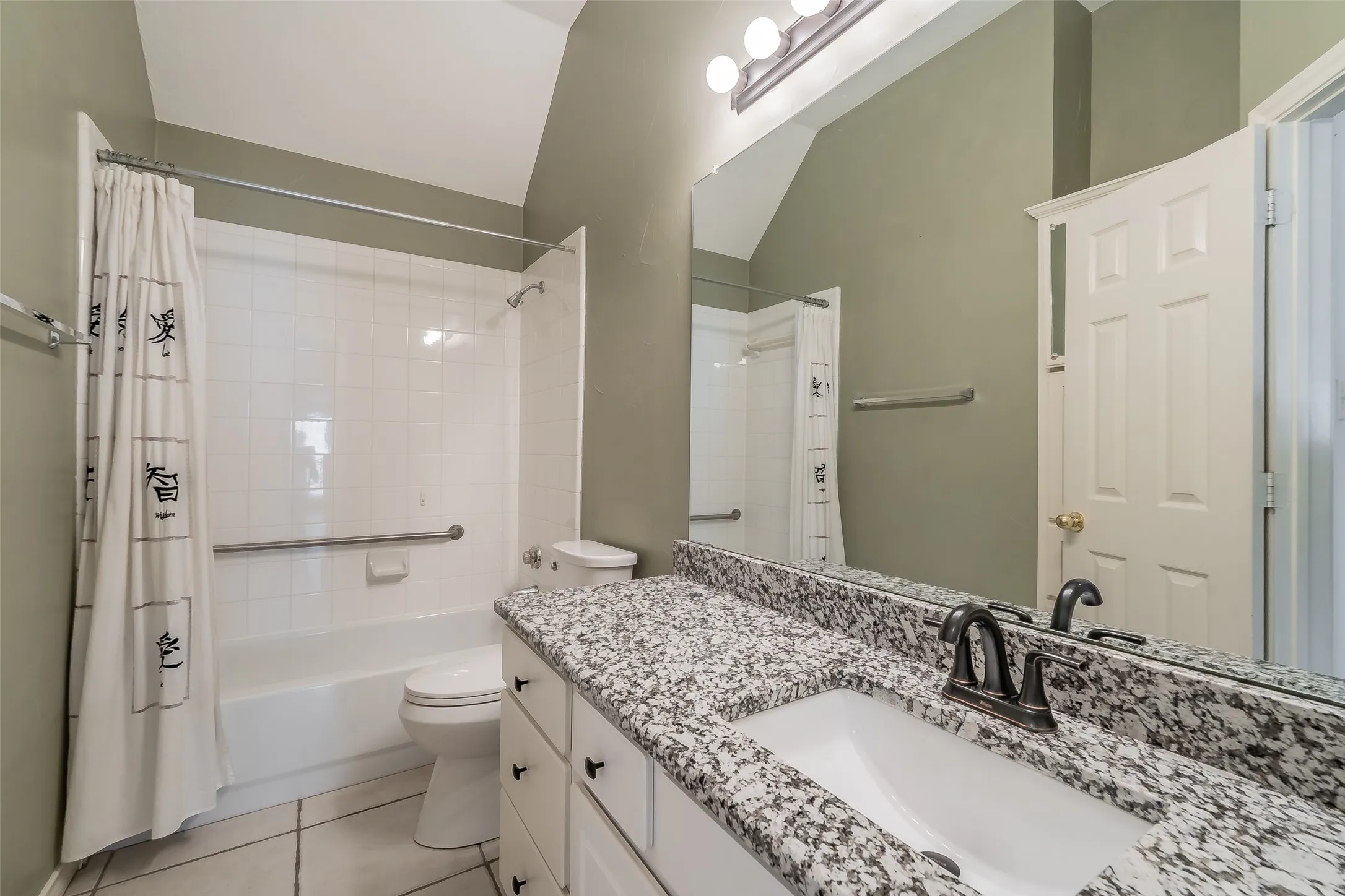 Single Family Residence For Sale in Tarrant County , 203 Arbor Park Drive, Euless, Texas 76039, 3 Bedroom, 2 Bathroom, 2 Garage spaces, 2,188 Sqft, built in 1996, mls#21287514, Real Estate Agent in Euless, Homes For Sale in Tarrant county, Homes For Sale in Euless, Realtor in Euless Texas, Real Estate Brokerage Independent Realty Texas, Luminita Cordes Realtor