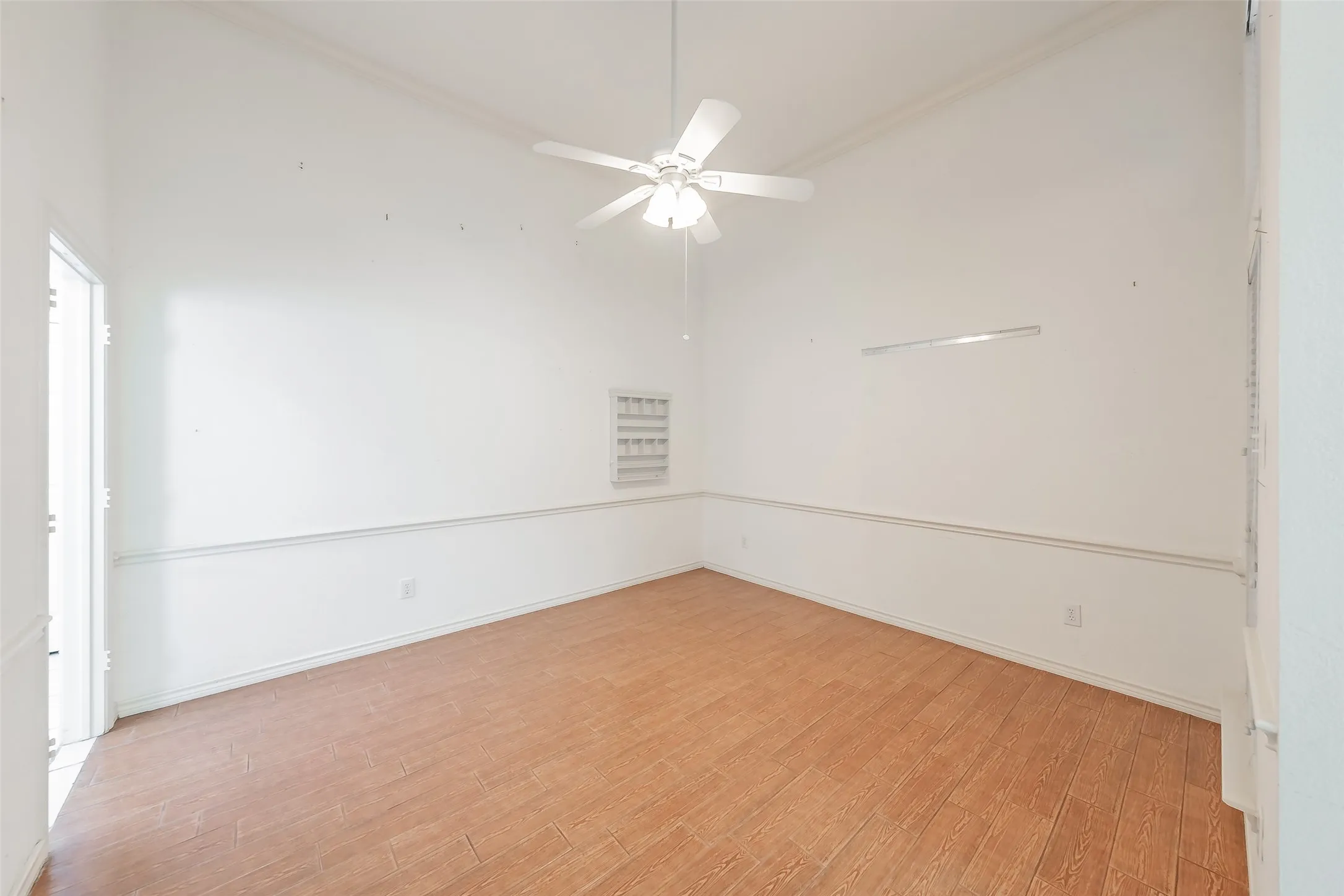 Single Family Residence For Sale in Tarrant County , 203 Arbor Park Drive, Euless, Texas 76039, 3 Bedroom, 2 Bathroom, 2 Garage spaces, 2,188 Sqft, built in 1996, mls#21287514, Real Estate Agent in Euless, Homes For Sale in Tarrant county, Homes For Sale in Euless, Realtor in Euless Texas, Real Estate Brokerage Independent Realty Texas, Luminita Cordes Realtor
