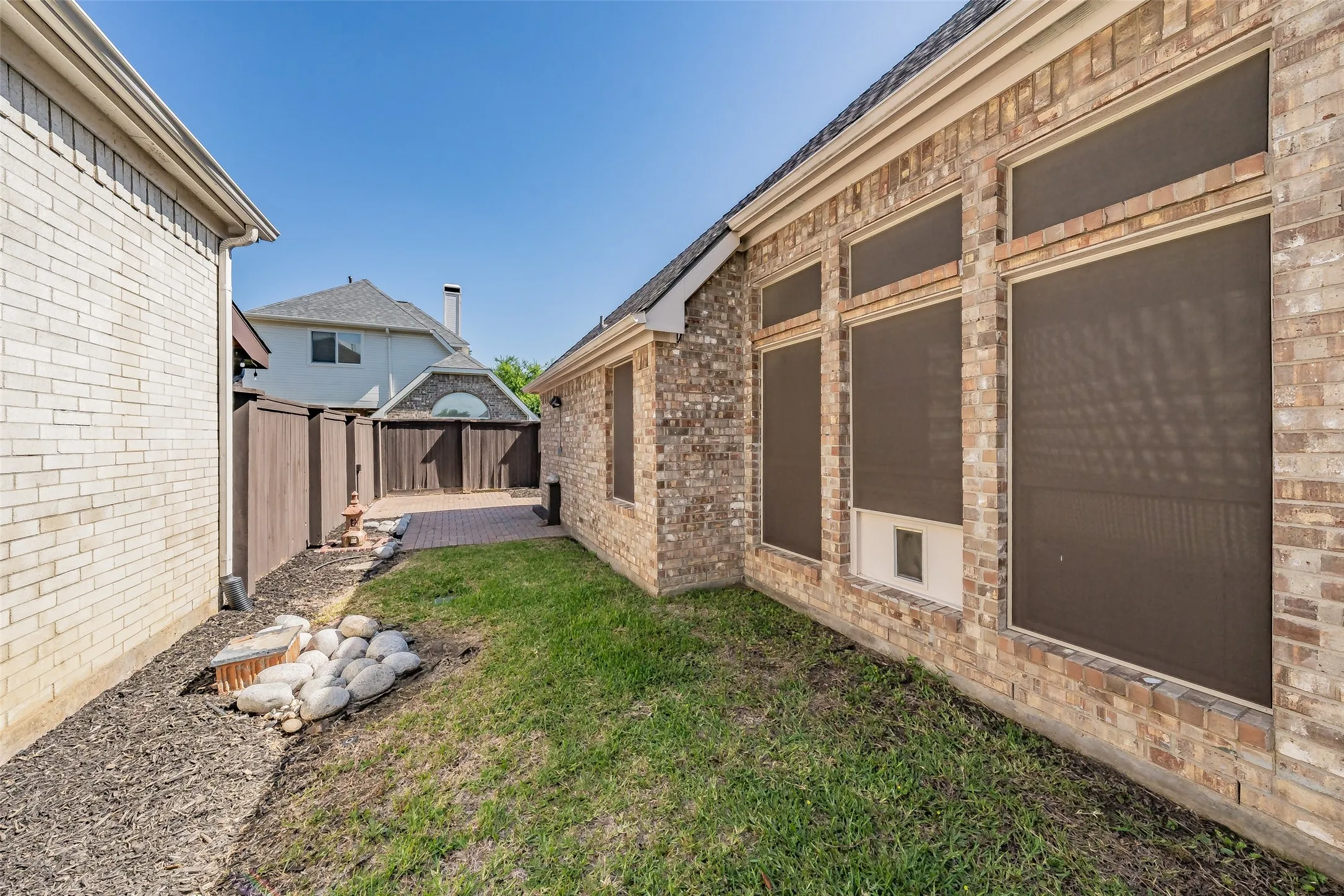 Single Family Residence For Sale in Tarrant County , 203 Arbor Park Drive, Euless, Texas 76039, 3 Bedroom, 2 Bathroom, 2 Garage spaces, 2,188 Sqft, built in 1996, mls#21287514, Real Estate Agent in Euless, Homes For Sale in Tarrant county, Homes For Sale in Euless, Realtor in Euless Texas, Real Estate Brokerage Independent Realty Texas, Luminita Cordes Realtor