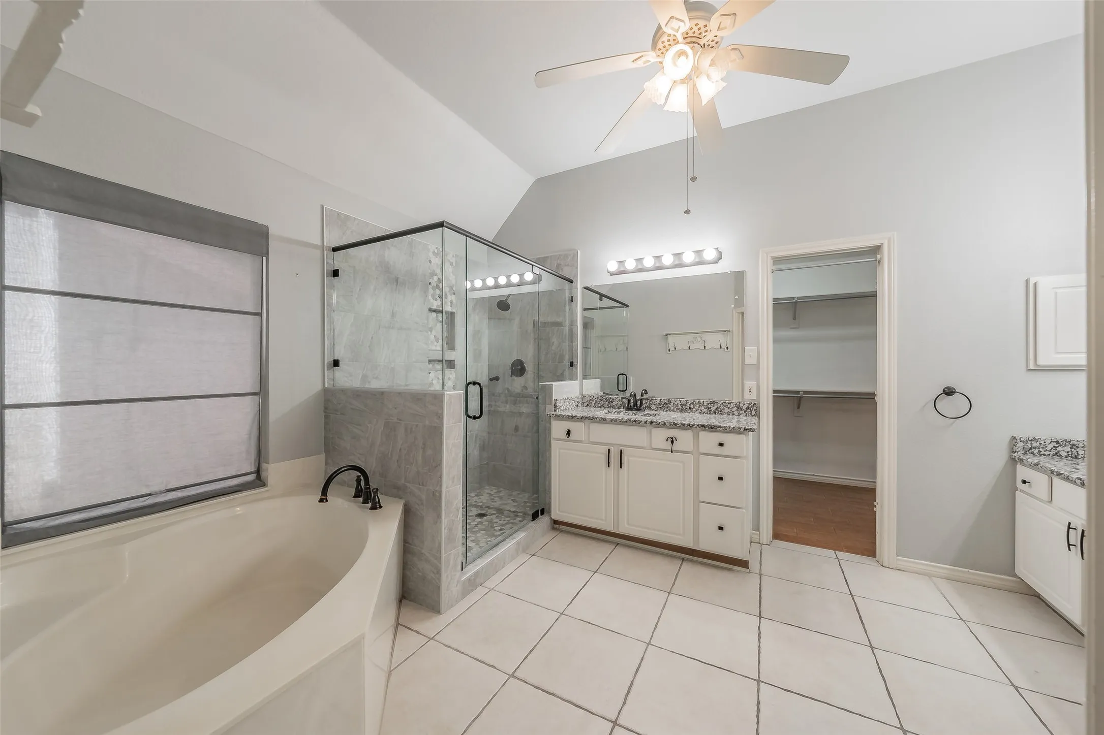 Single Family Residence For Sale in Tarrant County , 203 Arbor Park Drive, Euless, Texas 76039, 3 Bedroom, 2 Bathroom, 2 Garage spaces, 2,188 Sqft, built in 1996, mls#21287514, Real Estate Agent in Euless, Homes For Sale in Tarrant county, Homes For Sale in Euless, Realtor in Euless Texas, Real Estate Brokerage Independent Realty Texas, Luminita Cordes Realtor